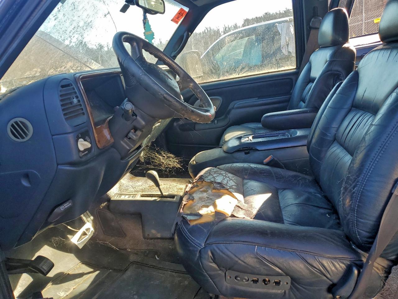 1998 Chevrolet Suburban K1500 Blue vin: 3GNFK16R9WG107575