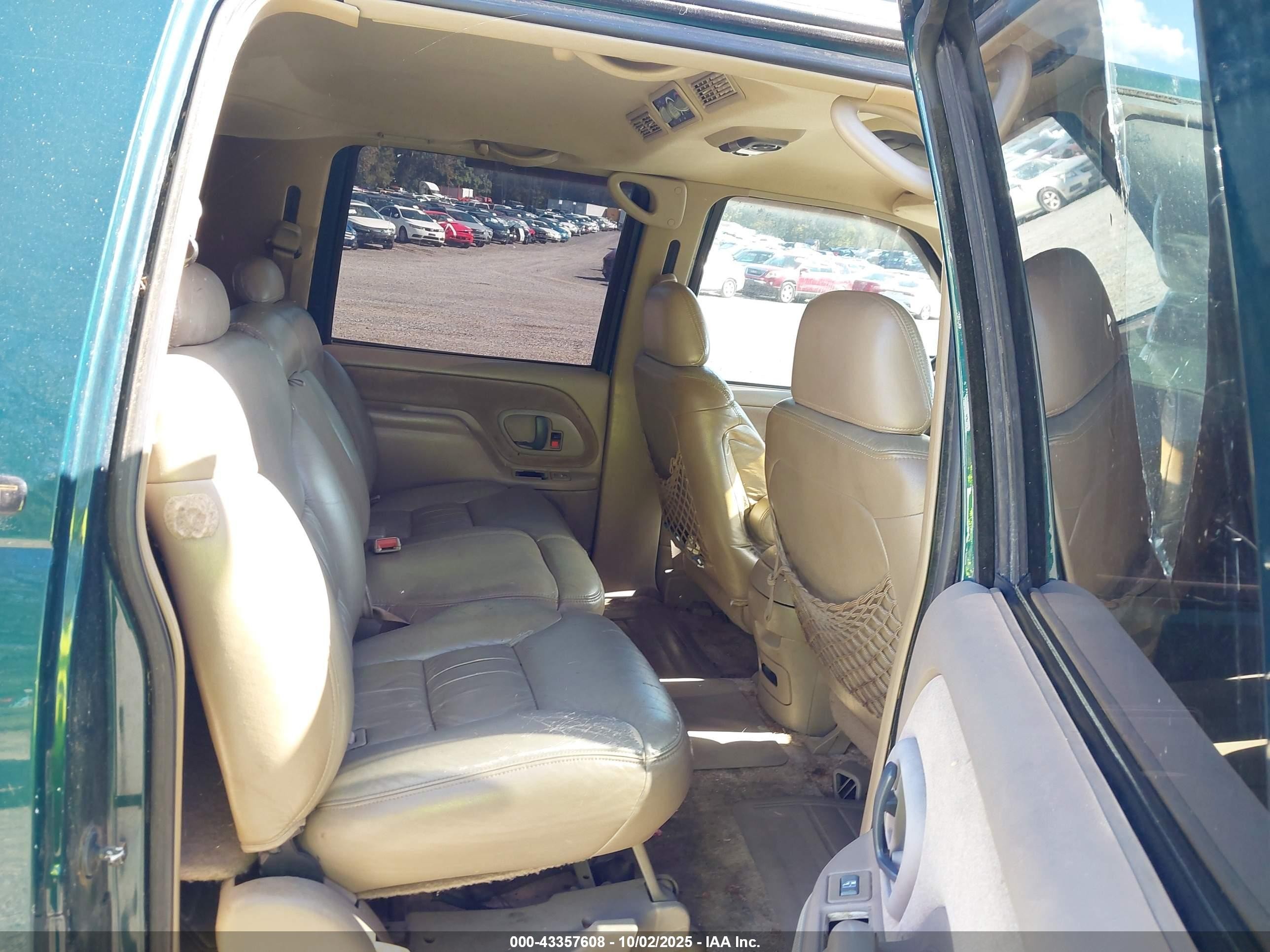 1998 Chevrolet Suburban 1500   Green vin: 3GNFK16R9WG139863