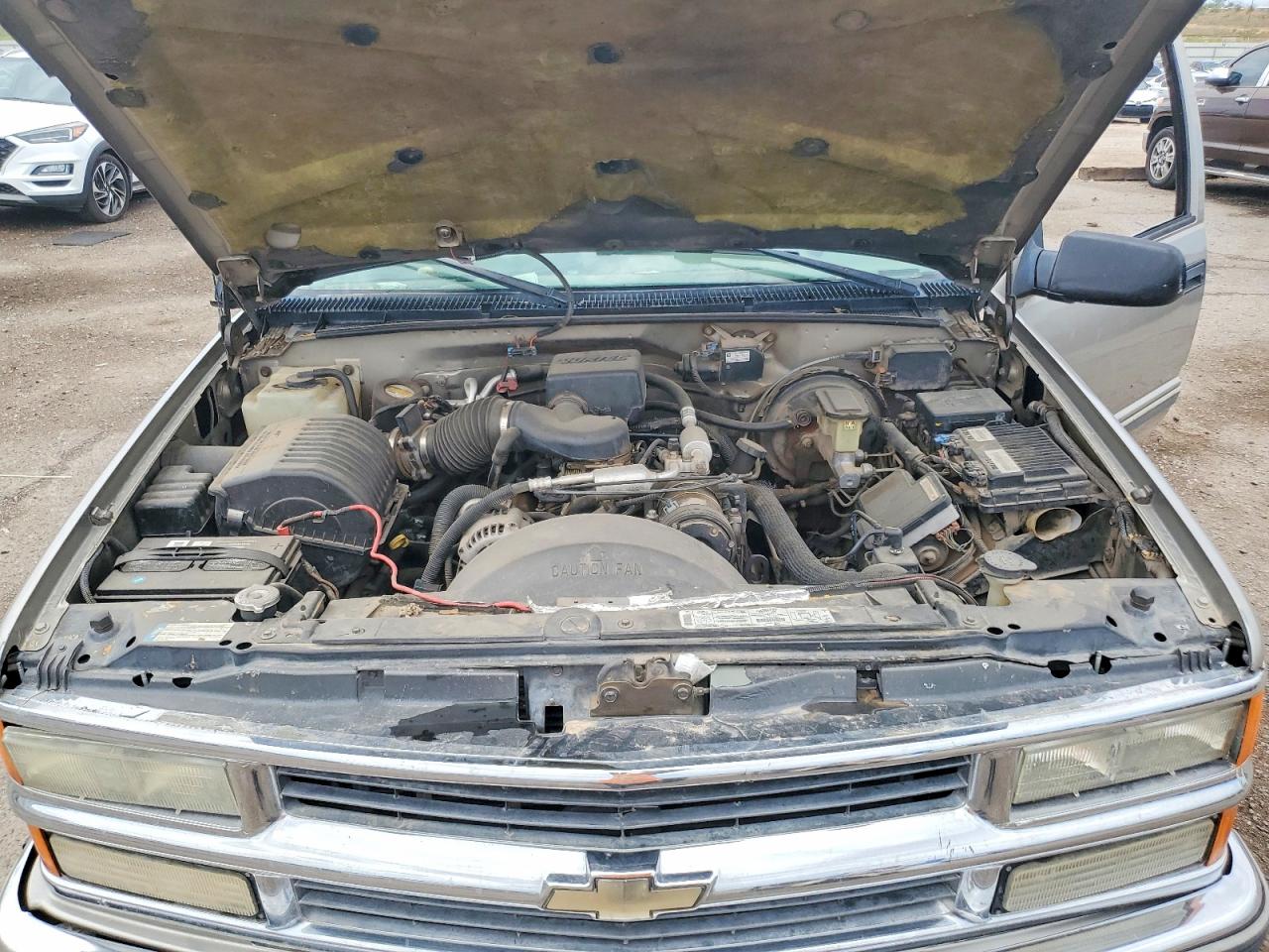 1999 Chevrolet Suburban K1500 Gold vin: 3GNFK16R9XG232416