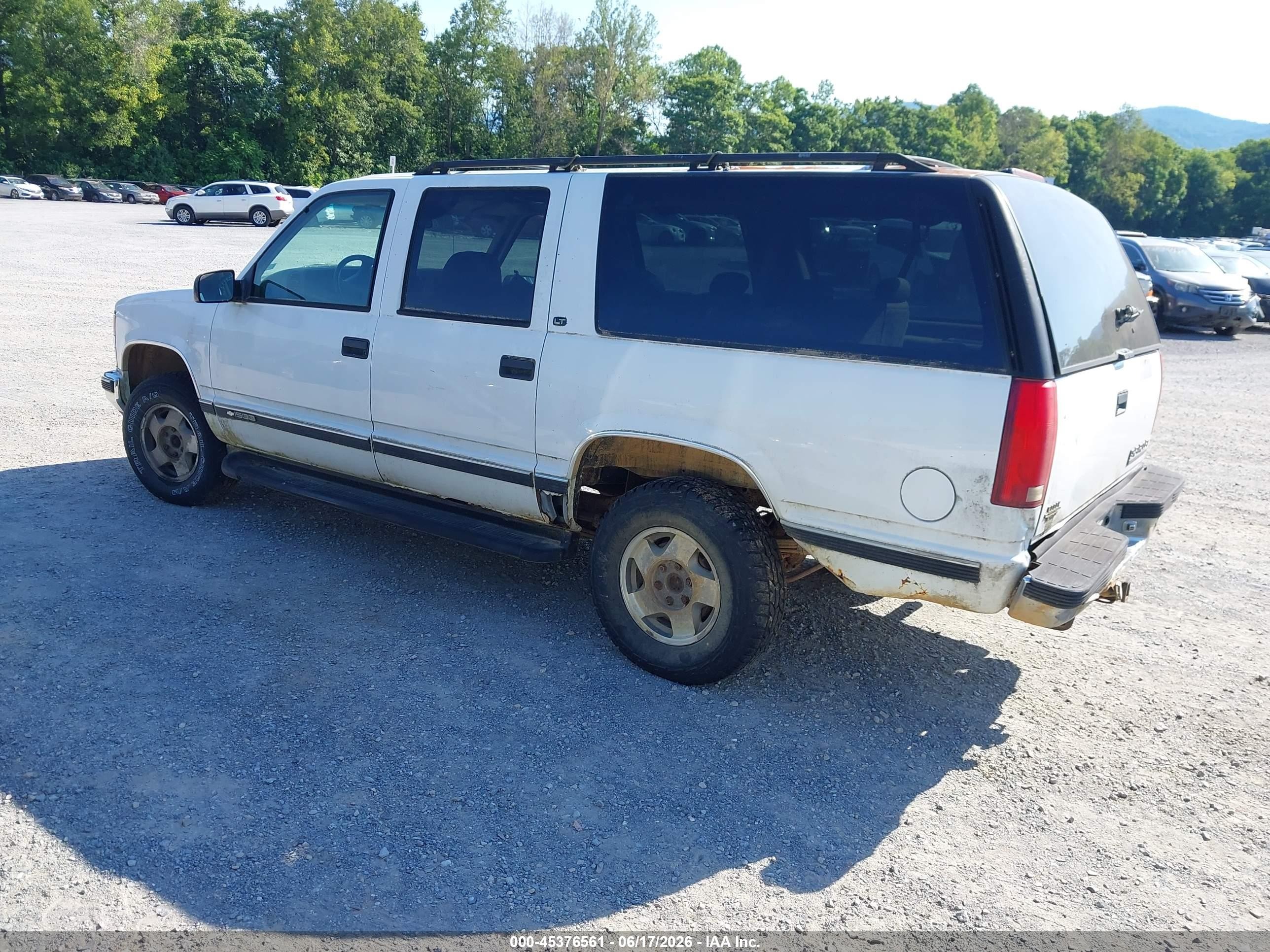 1997 Chevrolet Suburban 1500   White vin: 3GNFK16RXVG182168