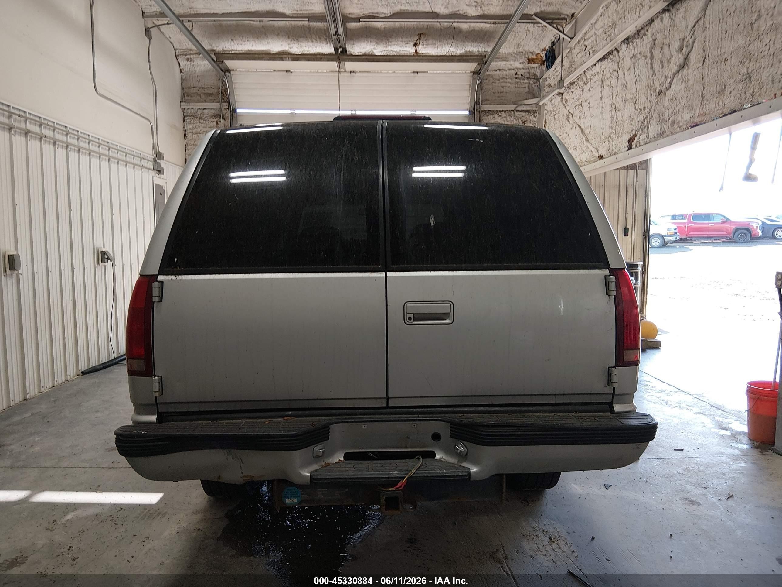 1997 Chevrolet Suburban 1500   Серебряный vin: 3GNFK16RXVG186348