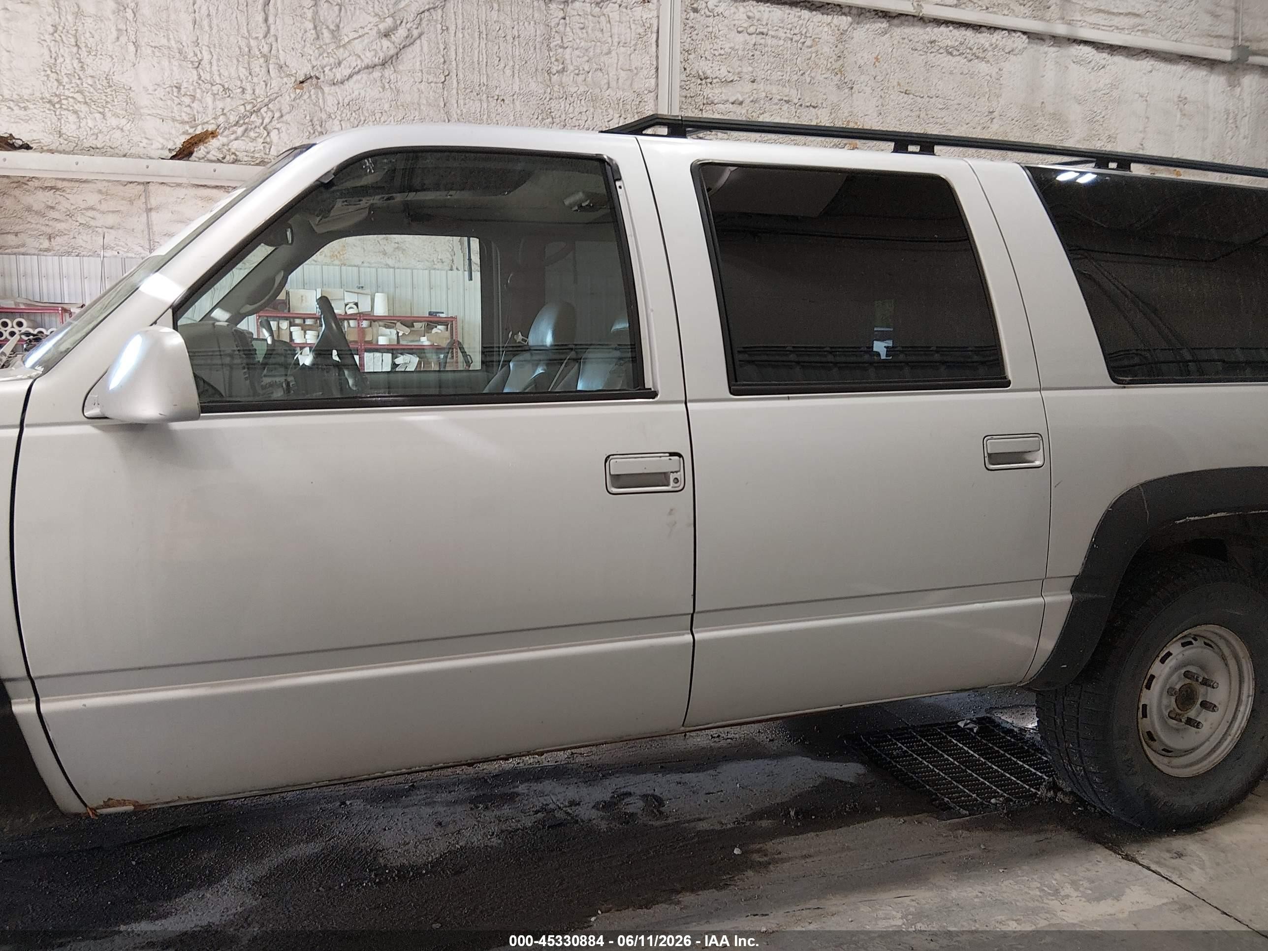 1997 Chevrolet Suburban 1500   Серебряный vin: 3GNFK16RXVG186348