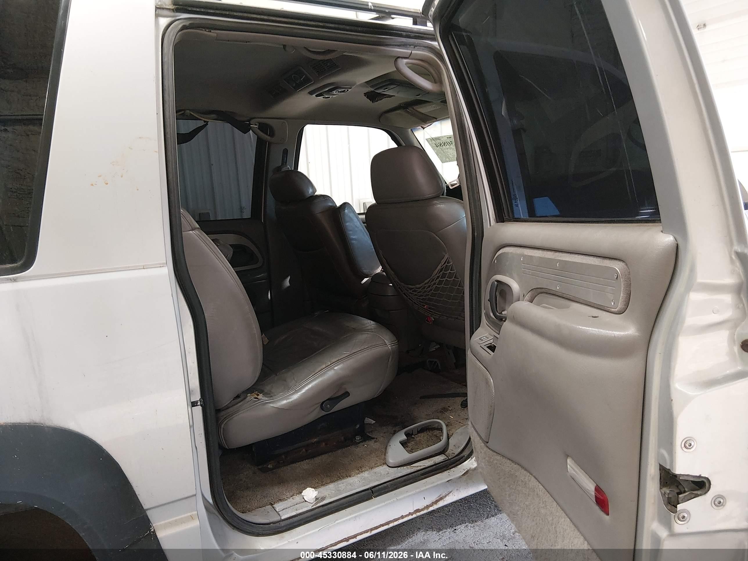 1997 Chevrolet Suburban 1500   Серебряный vin: 3GNFK16RXVG186348