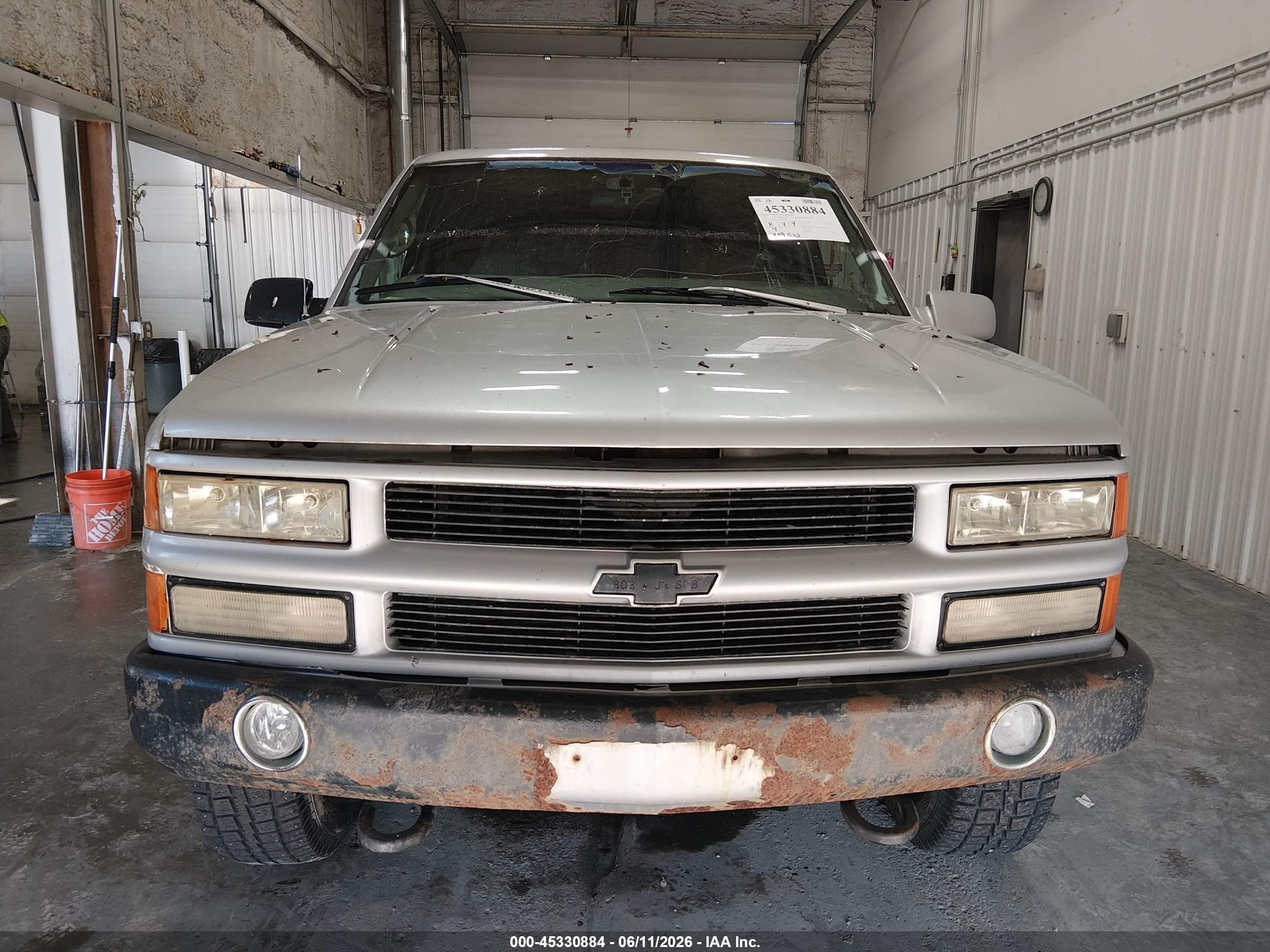 1997 Chevrolet Suburban 1500   Серебряный vin: 3GNFK16RXVG186348