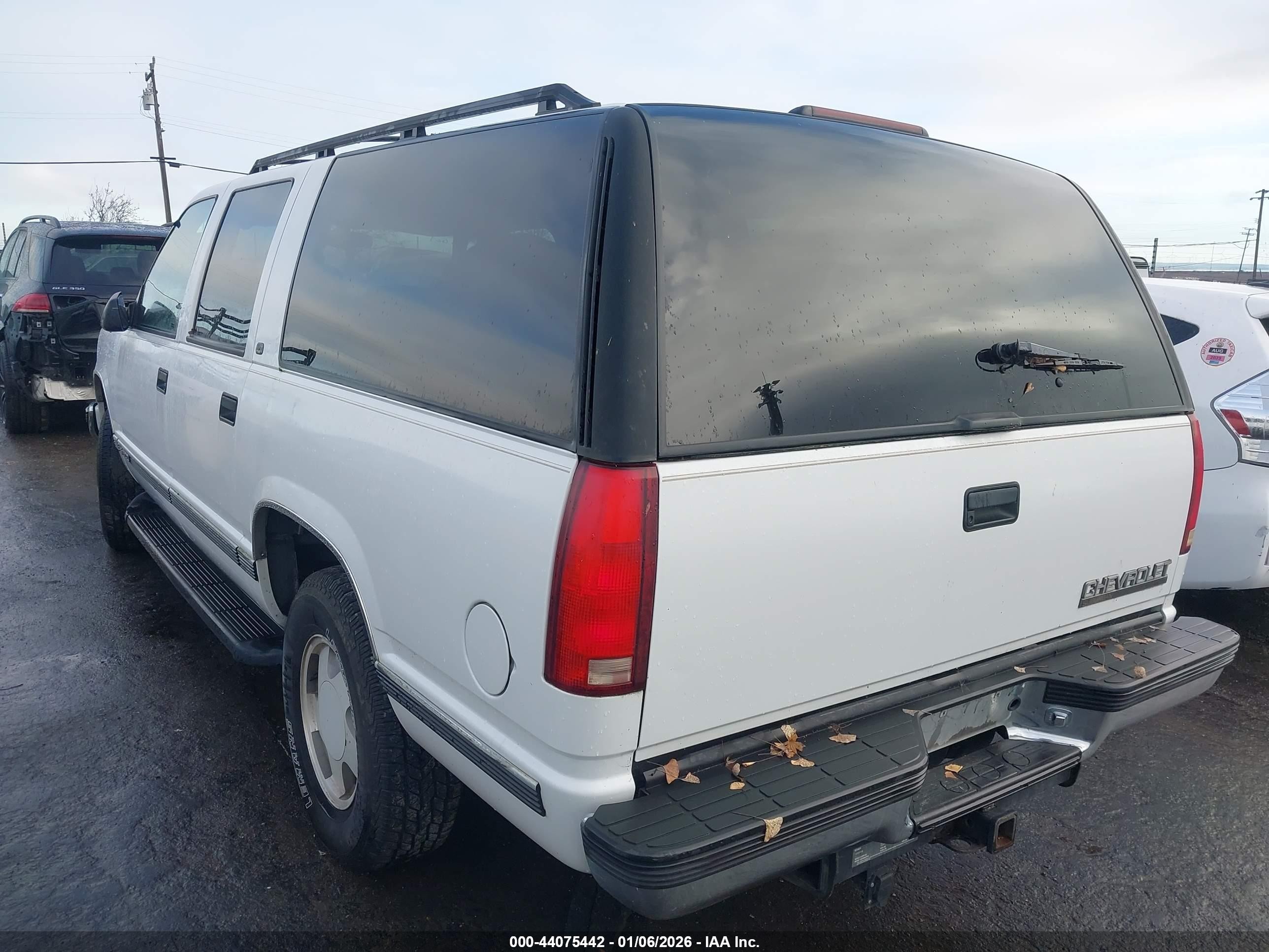 1997 Chevrolet Suburban 1500   Белый vin: 3GNFK16RXVG195020