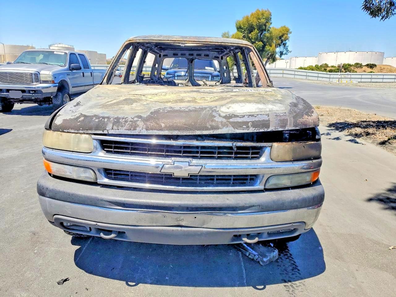 2001 Chevrolet Suburban K1500 Gray vin: 3GNFK16T01G205317