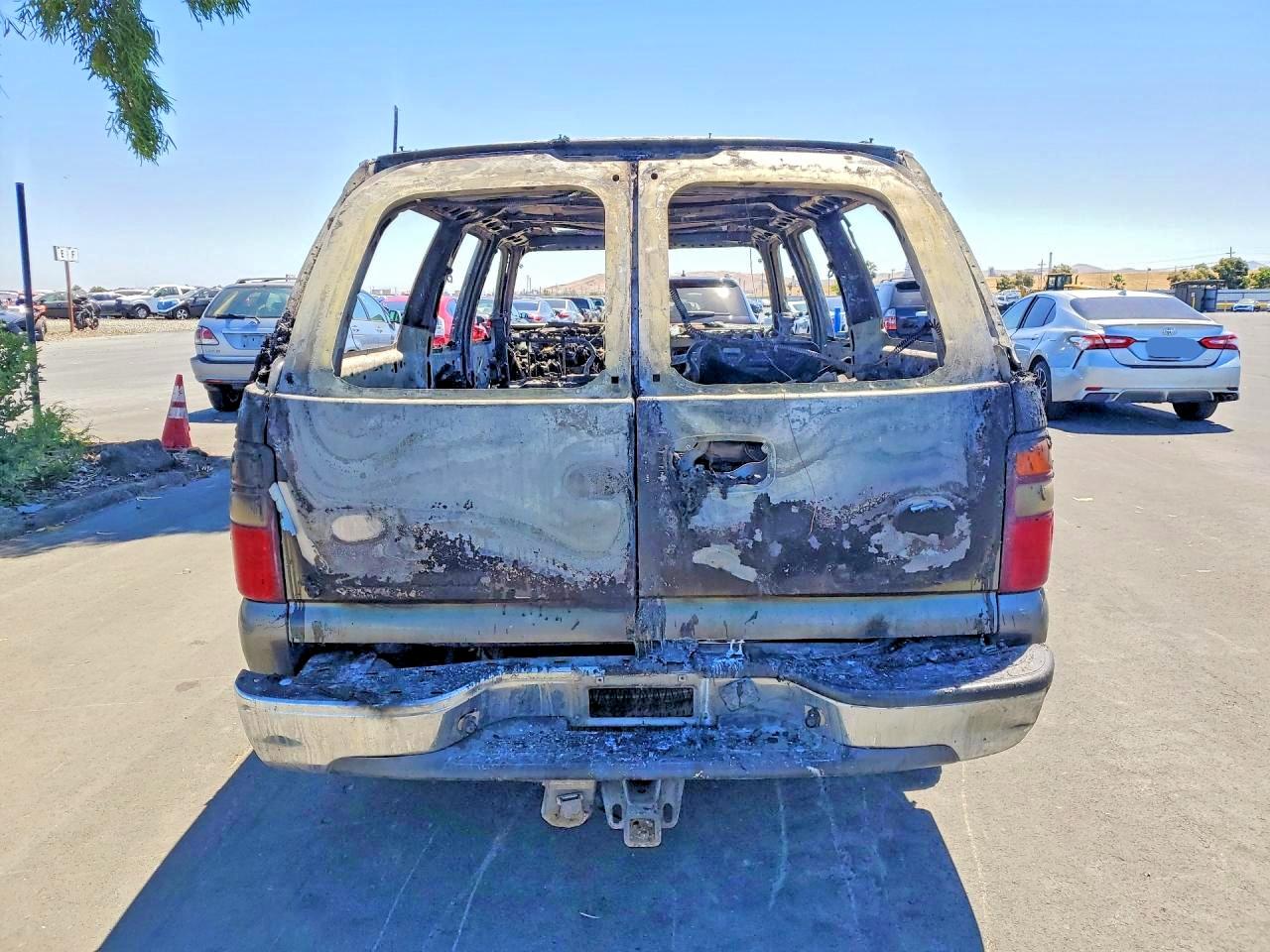 2001 Chevrolet Suburban K1500 Gray vin: 3GNFK16T01G205317