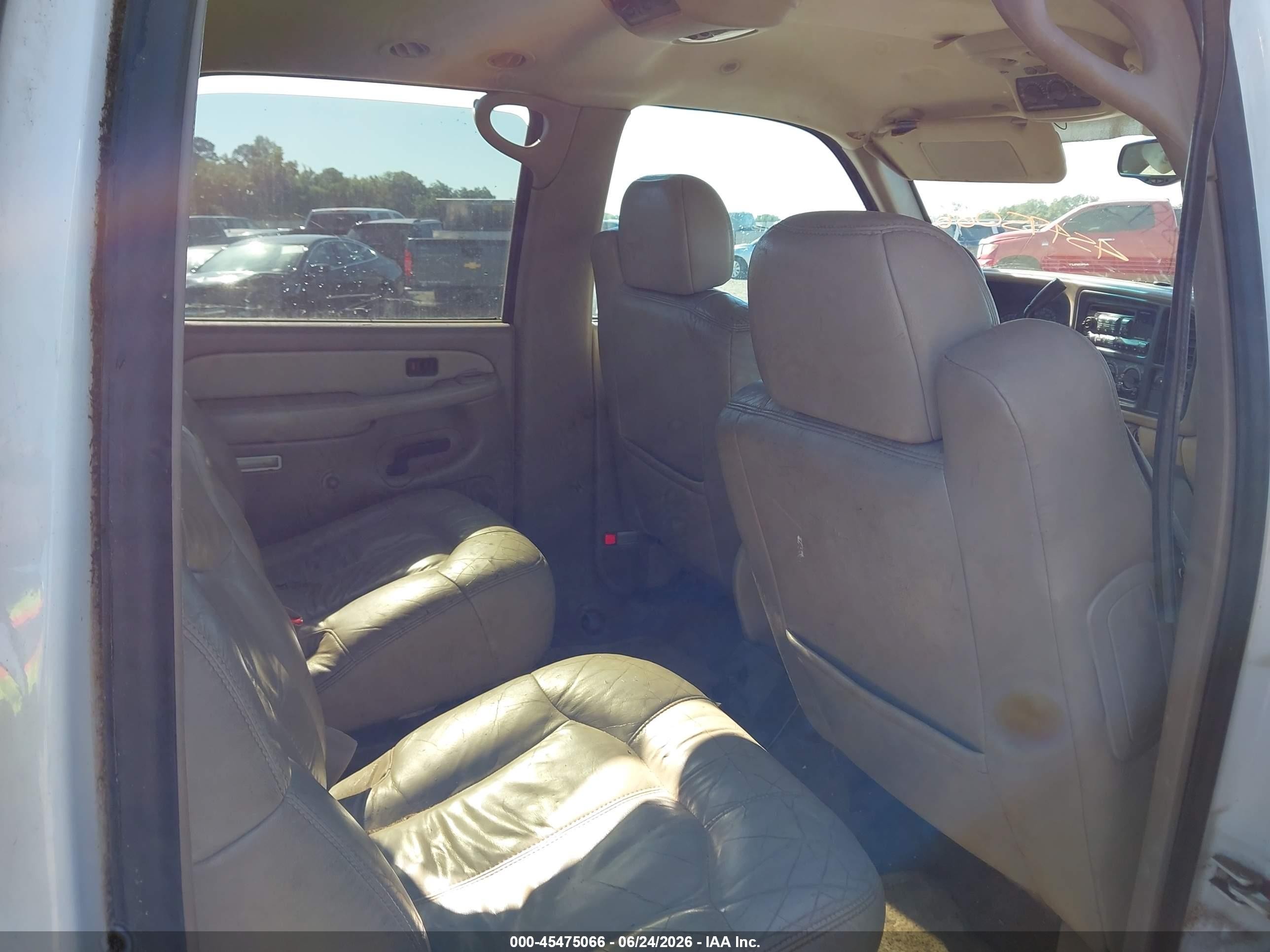 2001 Chevrolet Suburban 1500 Lt White vin: 3GNFK16T01G239547