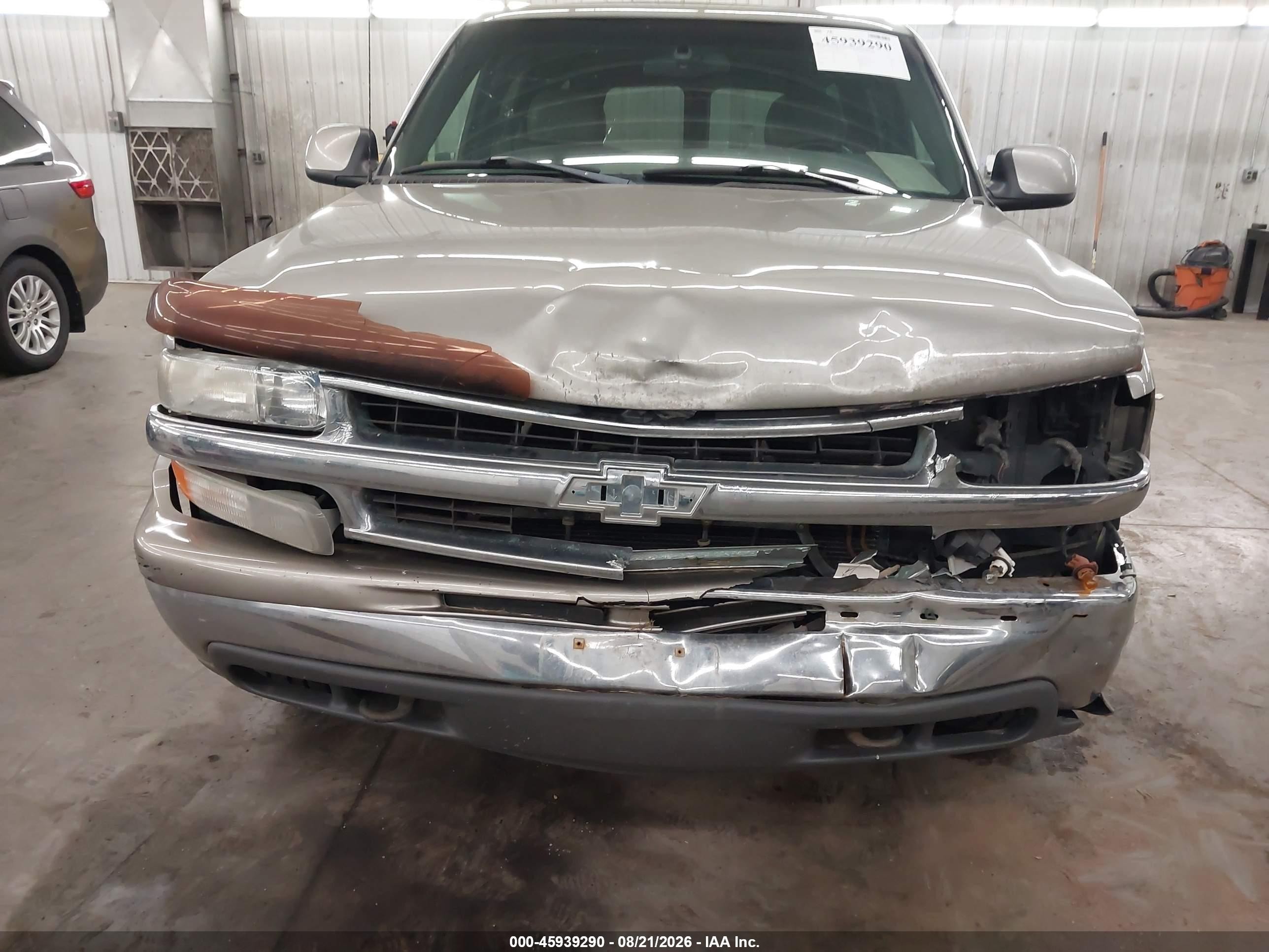 2000 Chevrolet Suburban 1500 Lt Серый vin: 3GNFK16T0YG128118