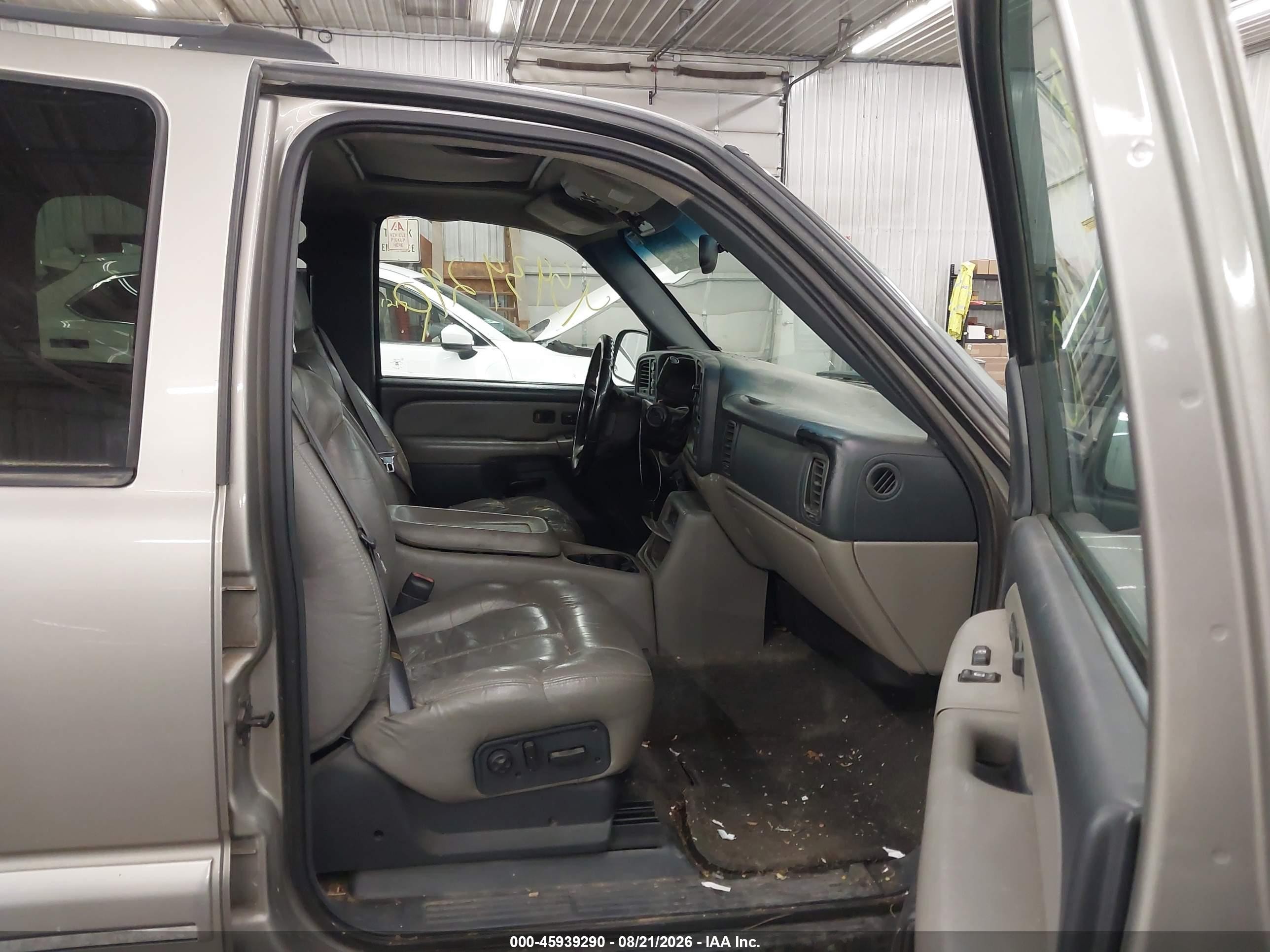 2000 Chevrolet Suburban 1500 Lt Серый vin: 3GNFK16T0YG128118