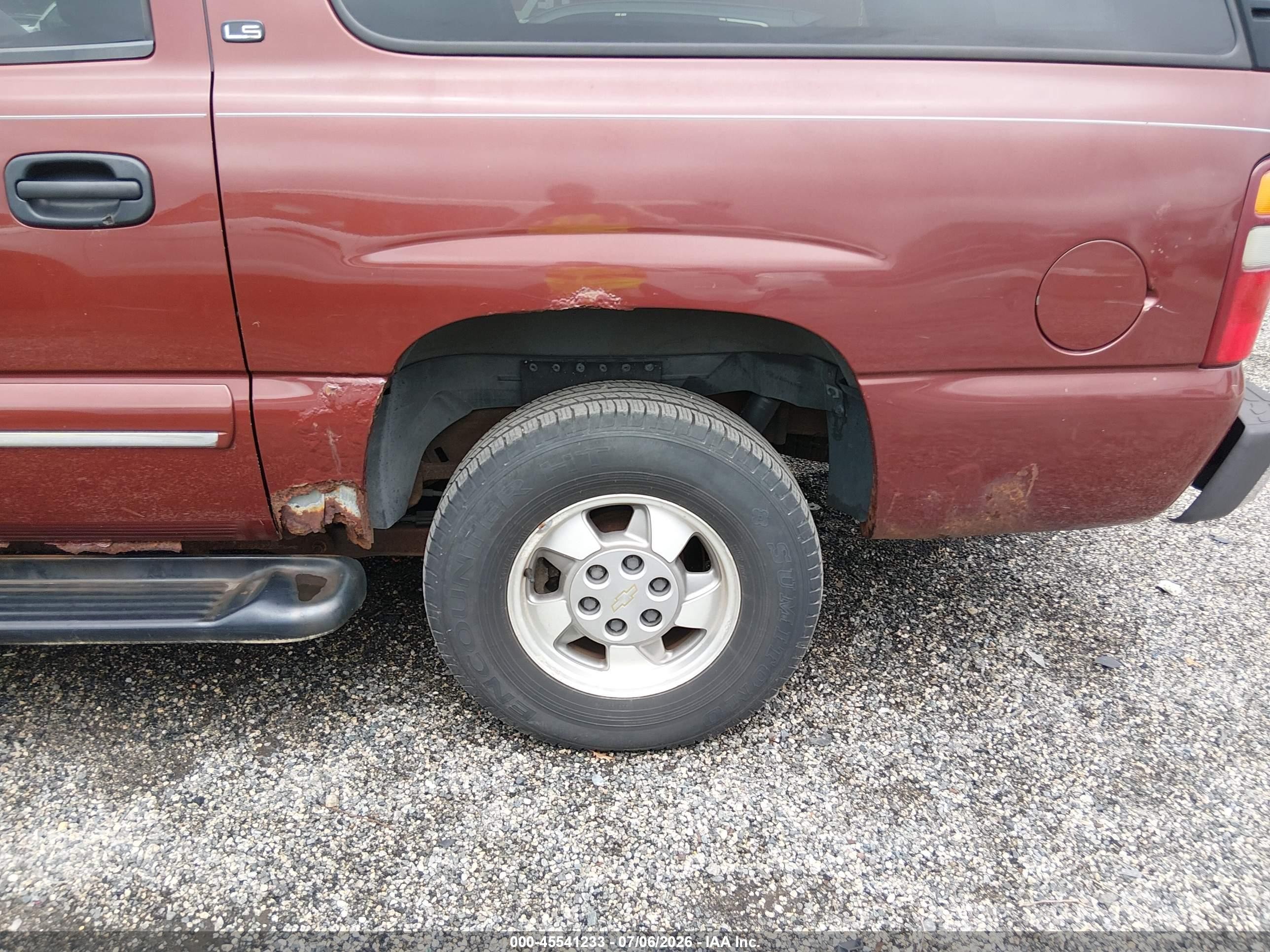 2000 Chevrolet Suburban K1500 Burgundy vin: 3GNFK16T0YG200385
