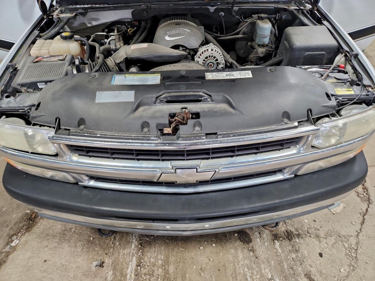2001 Chevrolet Suburban K1500 White vin: 3GNFK16T11G150554