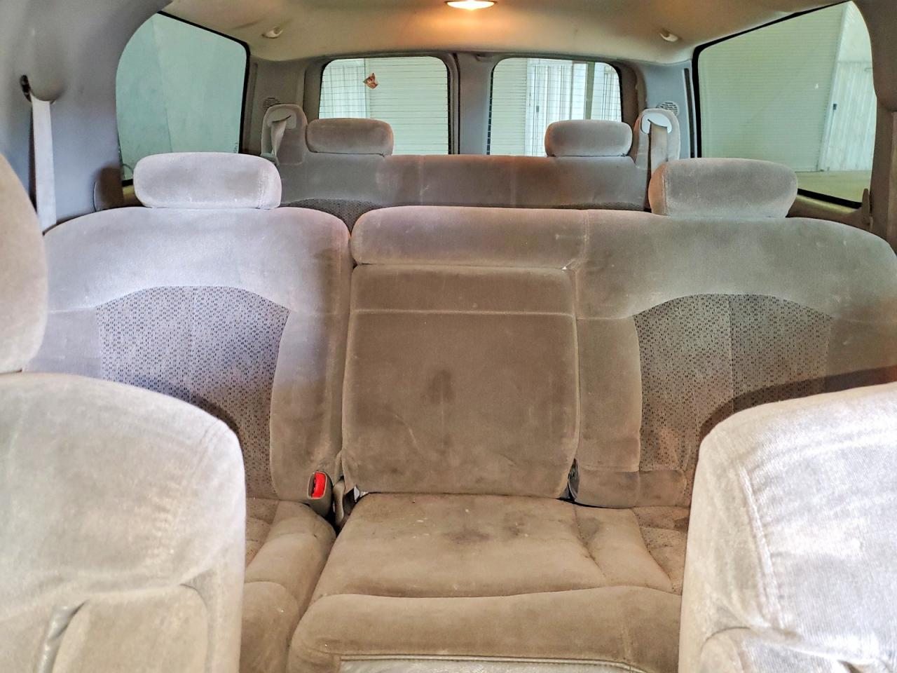 2000 Chevrolet Suburban K1500 Gray vin: 3GNFK16T1YG178820