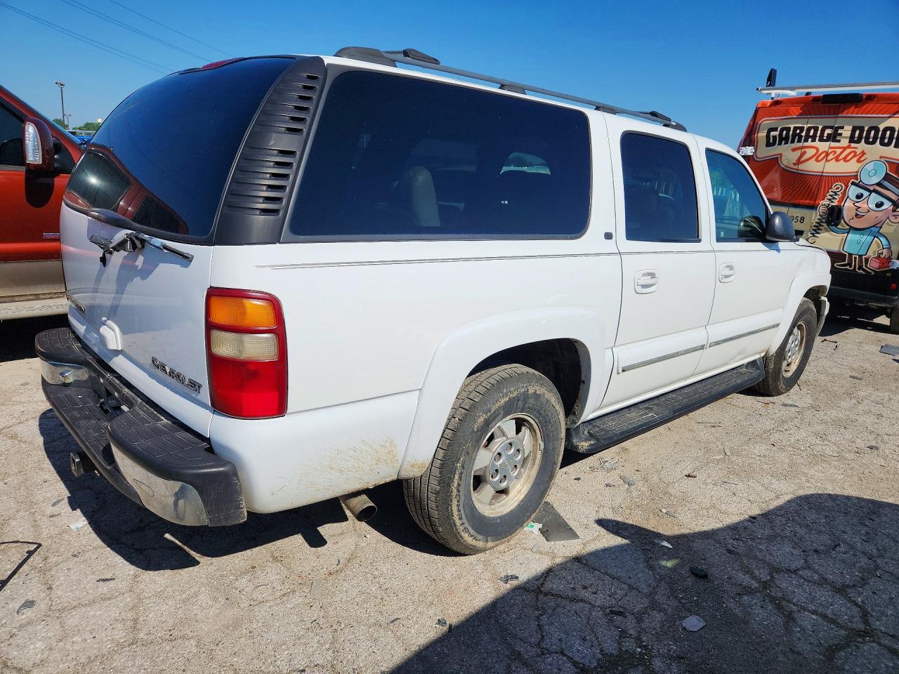 2001 Chevrolet Suburban K1500 Белый vin: 3GNFK16T31G260294