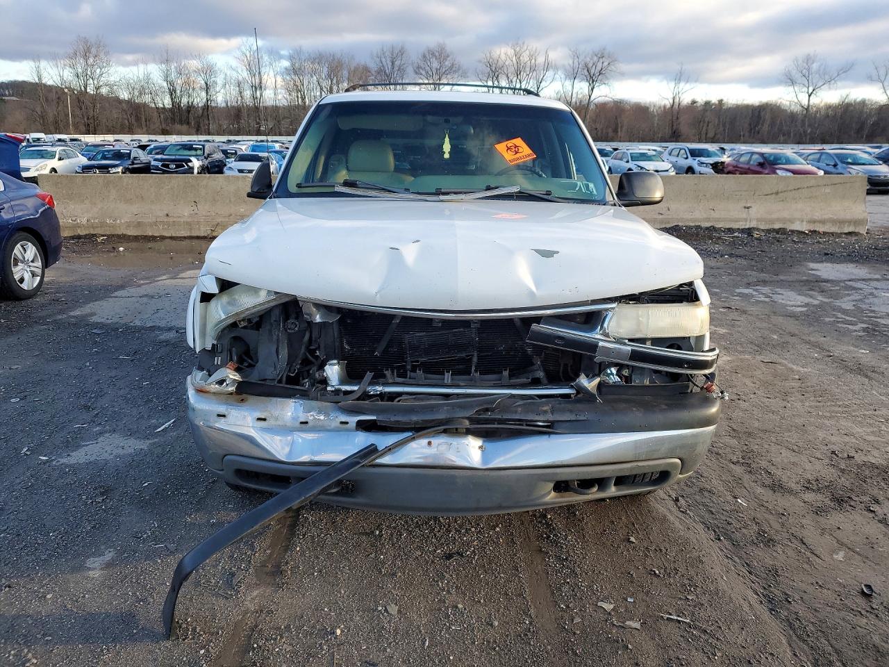 2001 Chevrolet Suburban K1500 Белый vin: 3GNFK16T31G270663