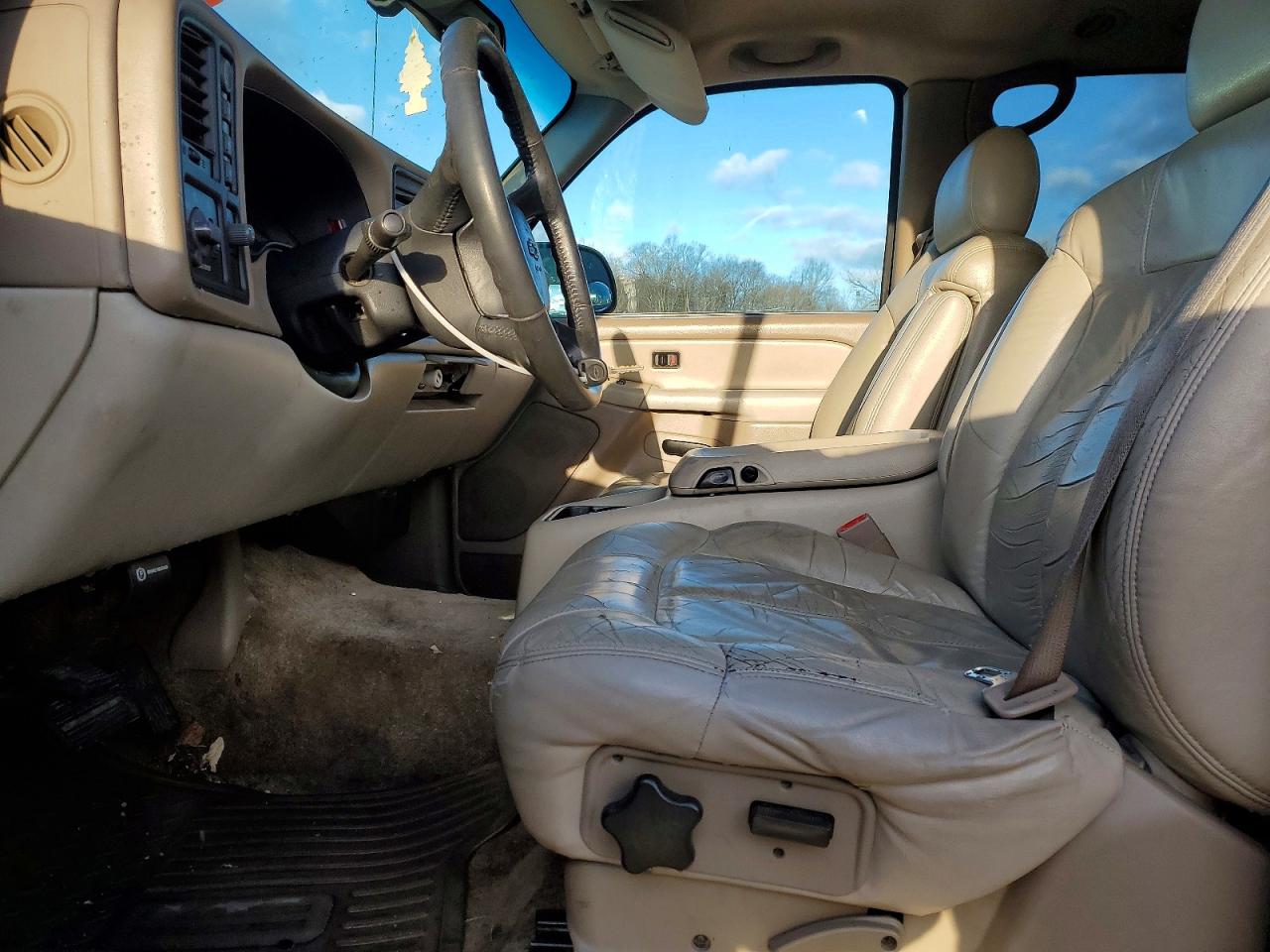 2001 Chevrolet Suburban K1500 Белый vin: 3GNFK16T31G270663