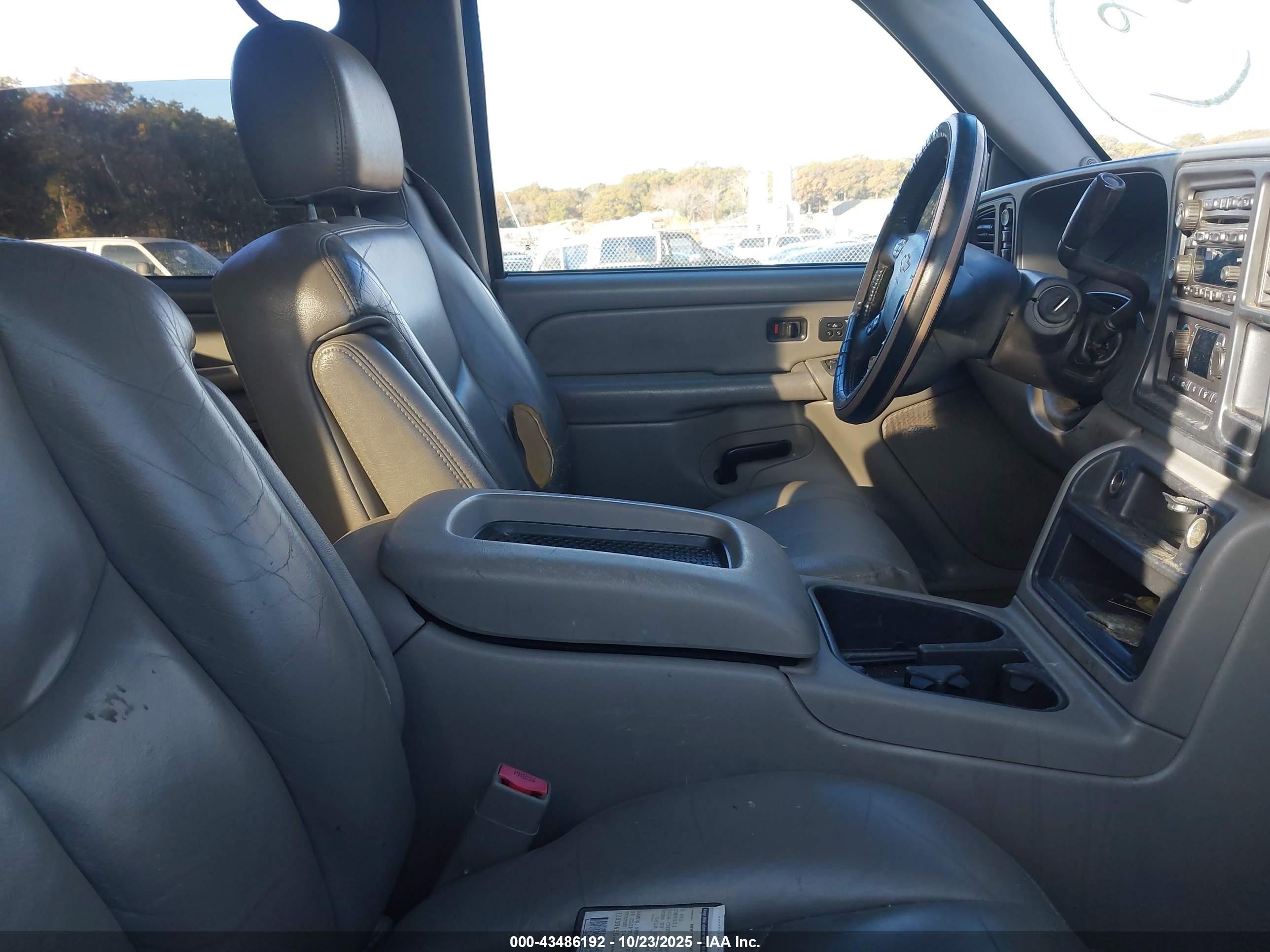 2004 Chevrolet Suburban 1500 Z71 Gray vin: 3GNFK16T34G189487