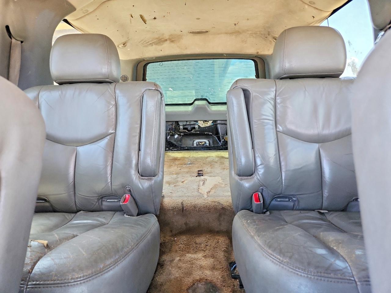 2000 Chevrolet Suburban K1500 Black vin: 3GNFK16T3YG116142