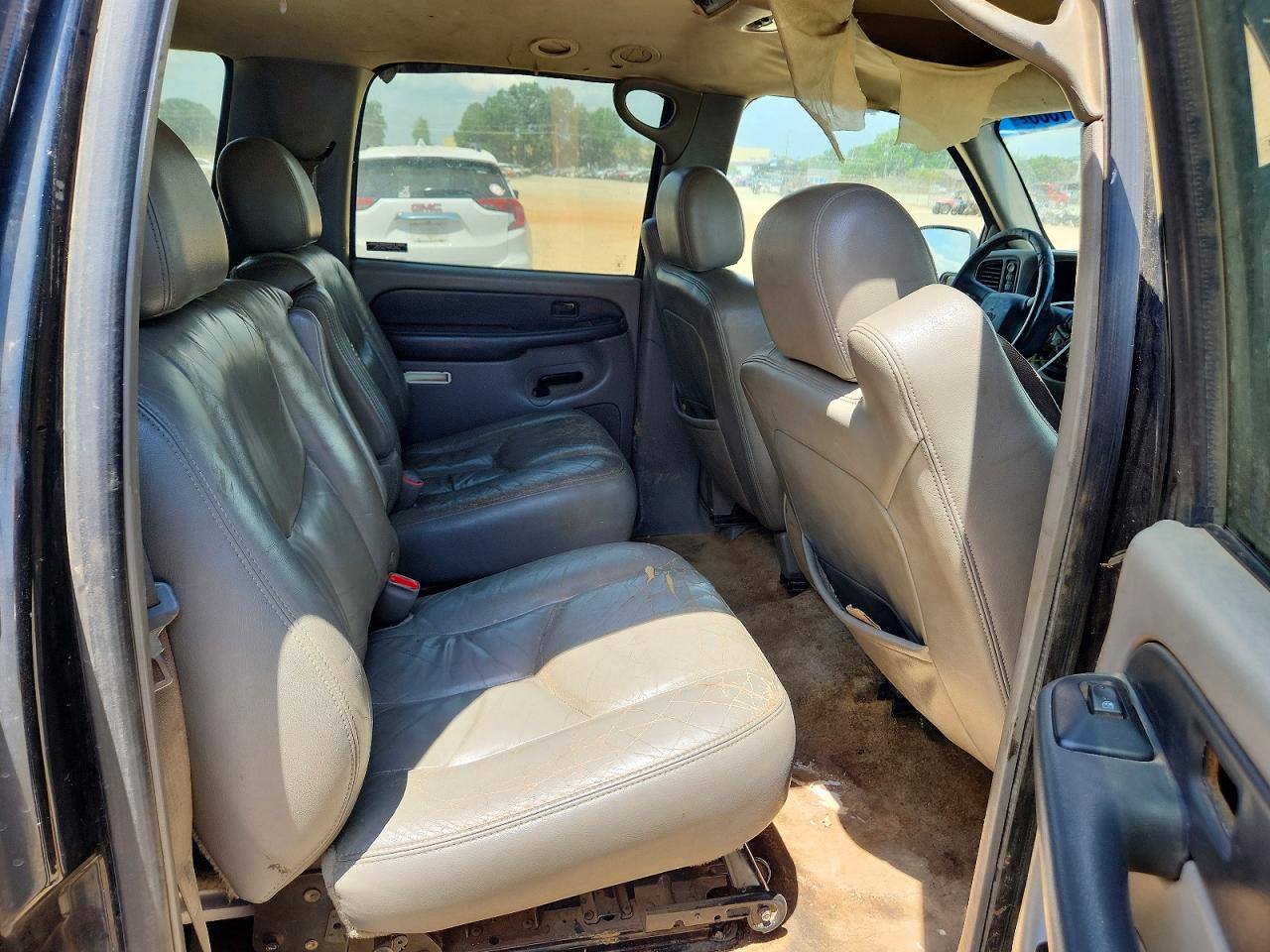2000 Chevrolet Suburban K1500 Black vin: 3GNFK16T3YG116142