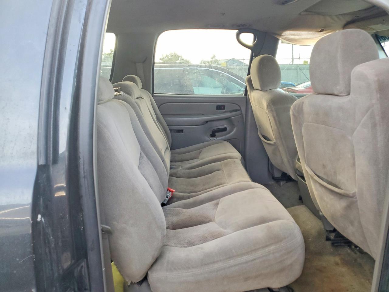 2004 Chevrolet Suburban K1500 Charcoal vin: 3GNFK16T44G131386