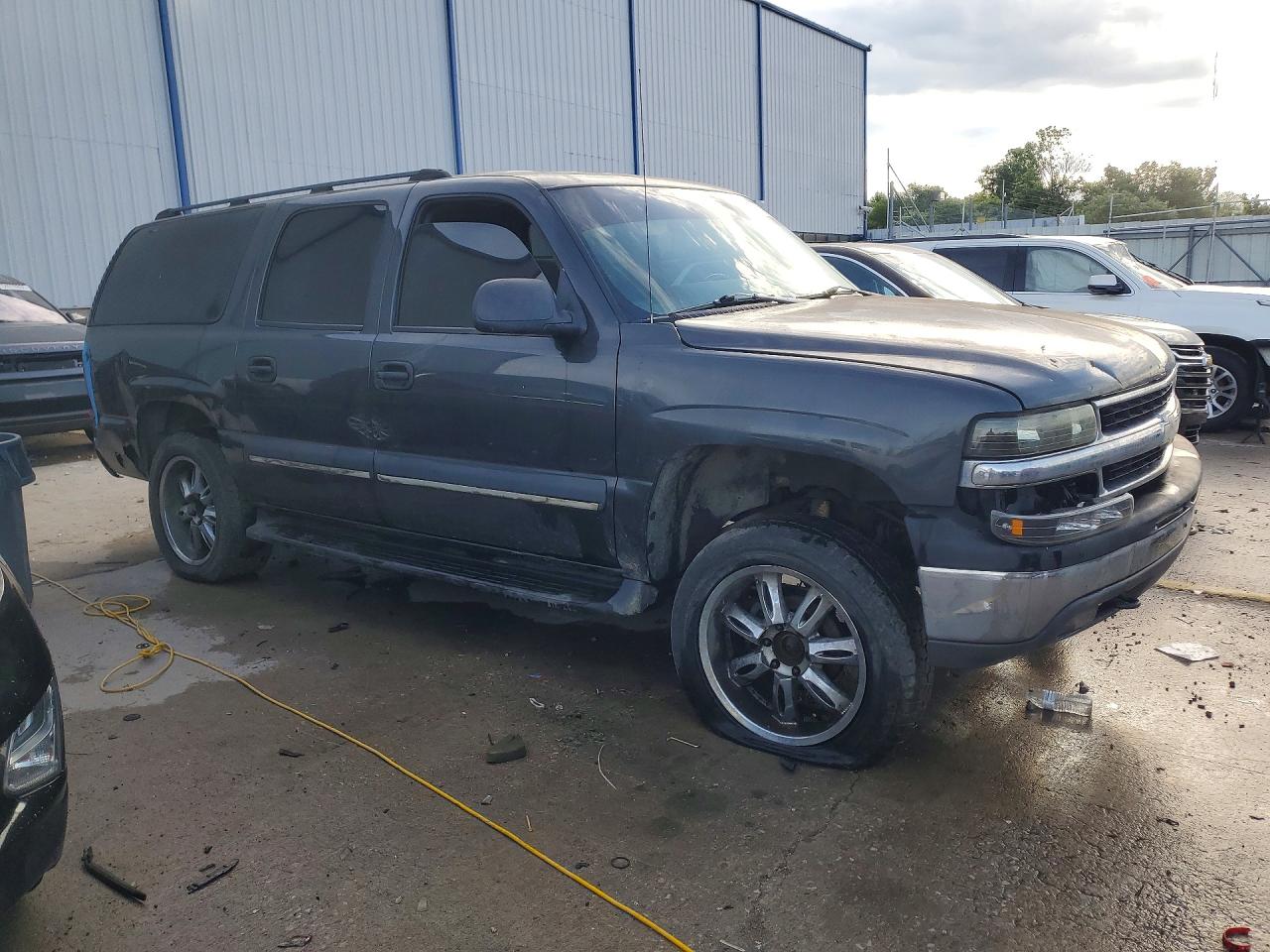 2004 Chevrolet Suburban K1500 Charcoal vin: 3GNFK16T44G131386