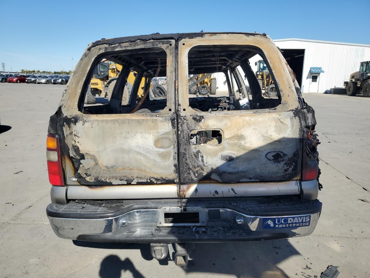 2000 Chevrolet Suburban Серебряный vin: 3GNFK16T4YG124864