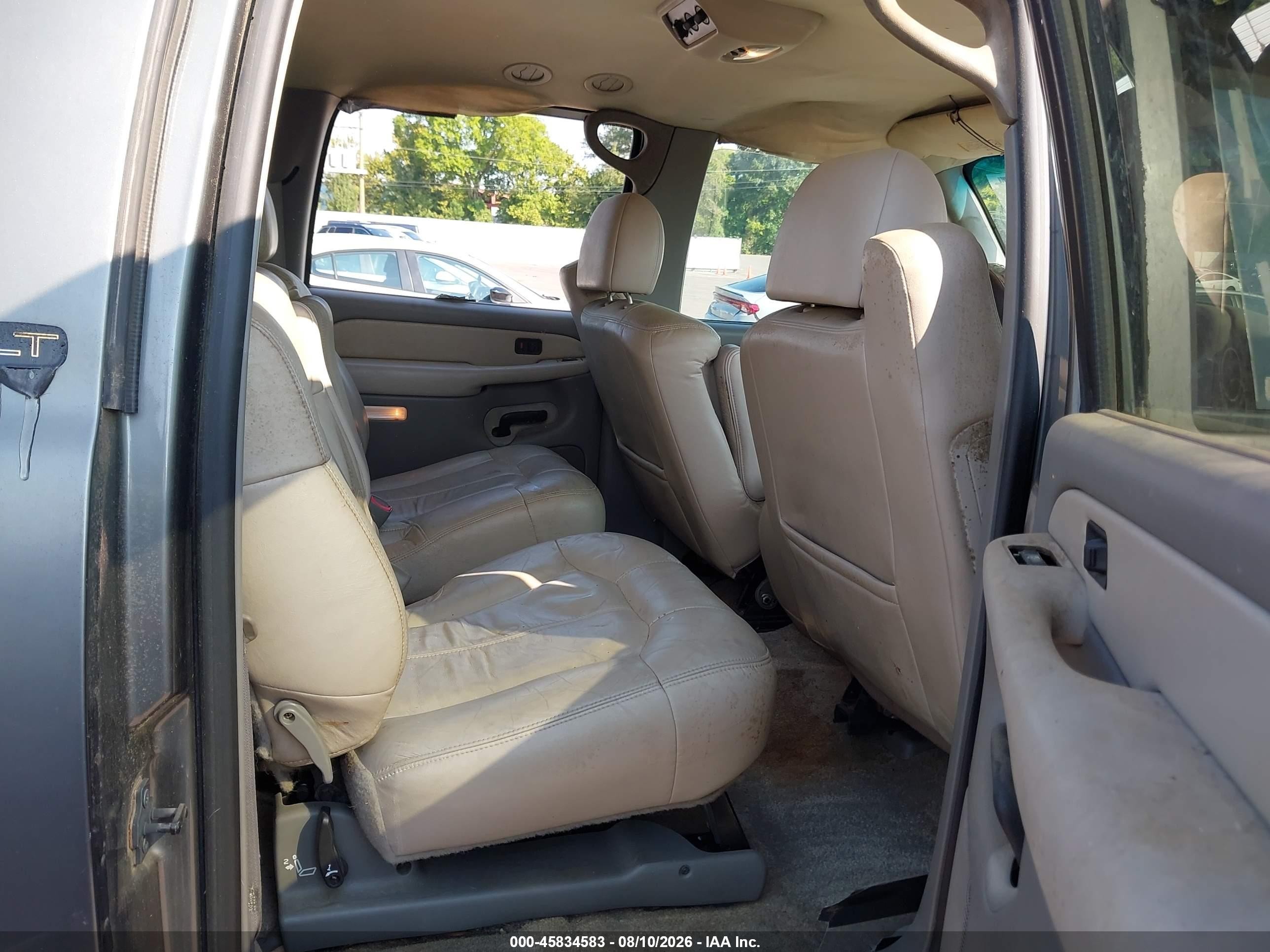 2001 Chevrolet Suburban K1500 Gray vin: 3GNFK16T51G108050
