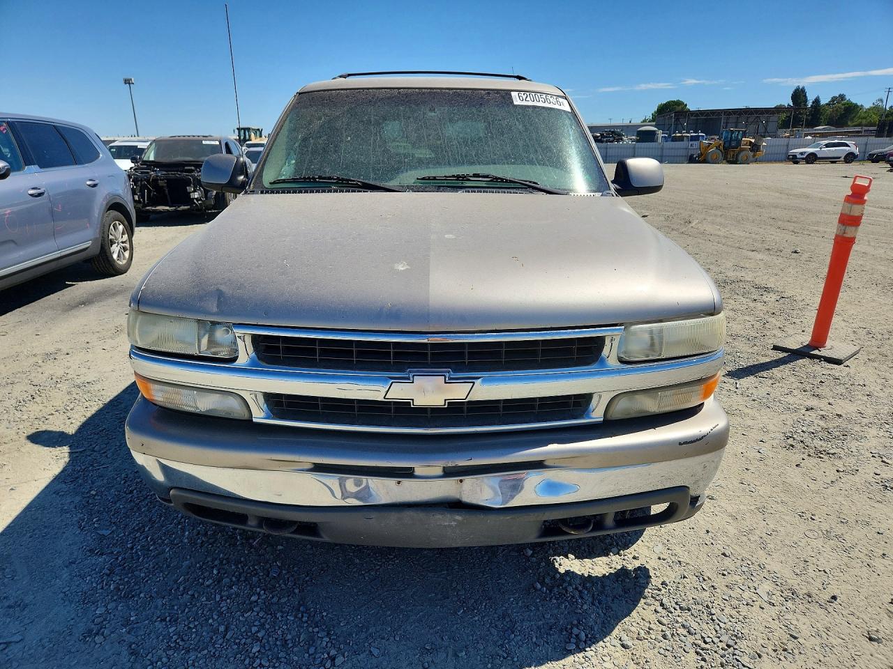 2000 Chevrolet Suburban K1500 Желто-коричневый vin: 3GNFK16T5YG151958