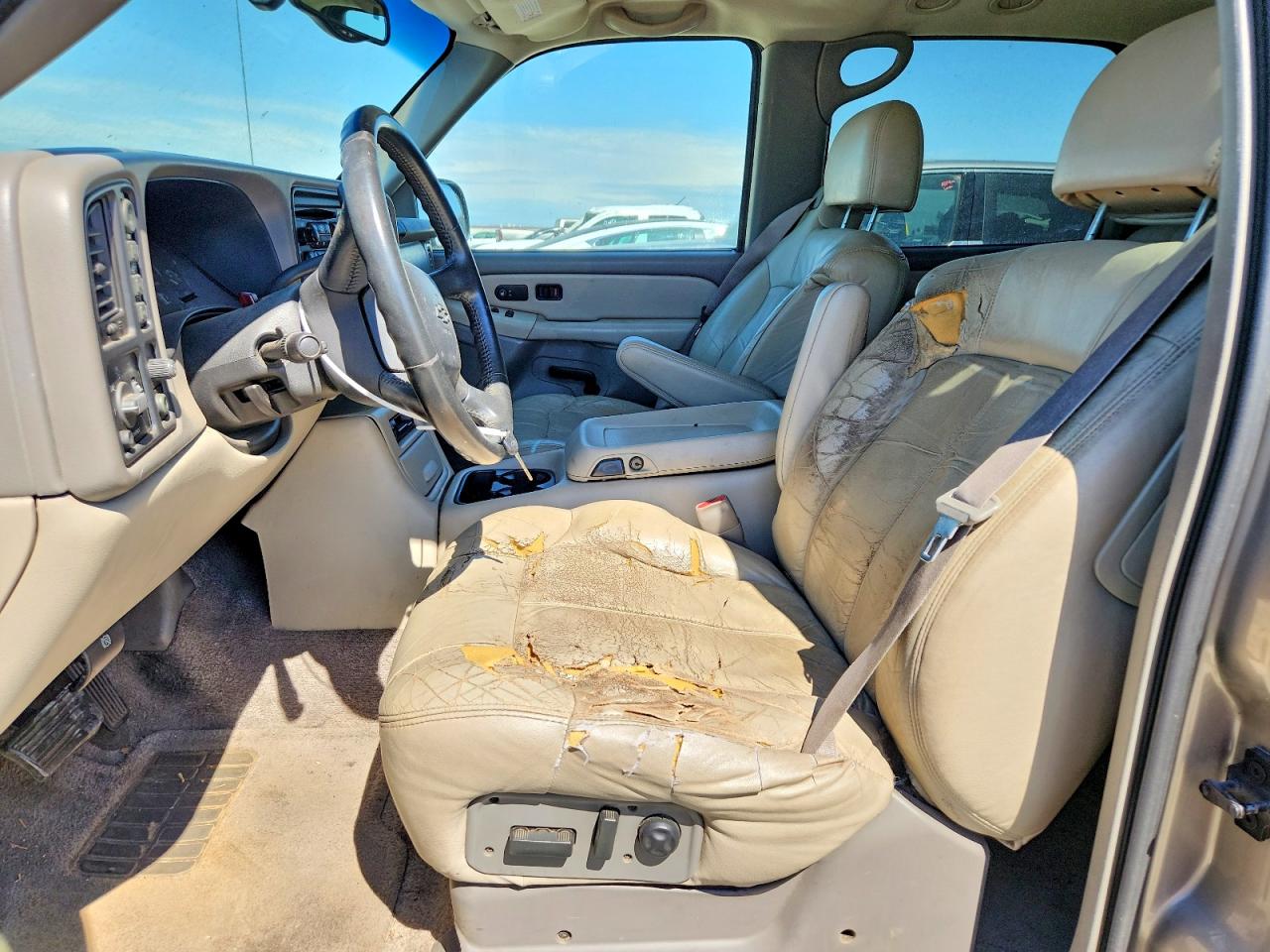 2000 Chevrolet Suburban K1500 Желто-коричневый vin: 3GNFK16T5YG151958