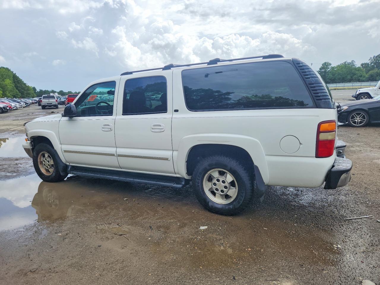 2001 Chevrolet Suburban K1500 White vin: 3GNFK16T61G228066