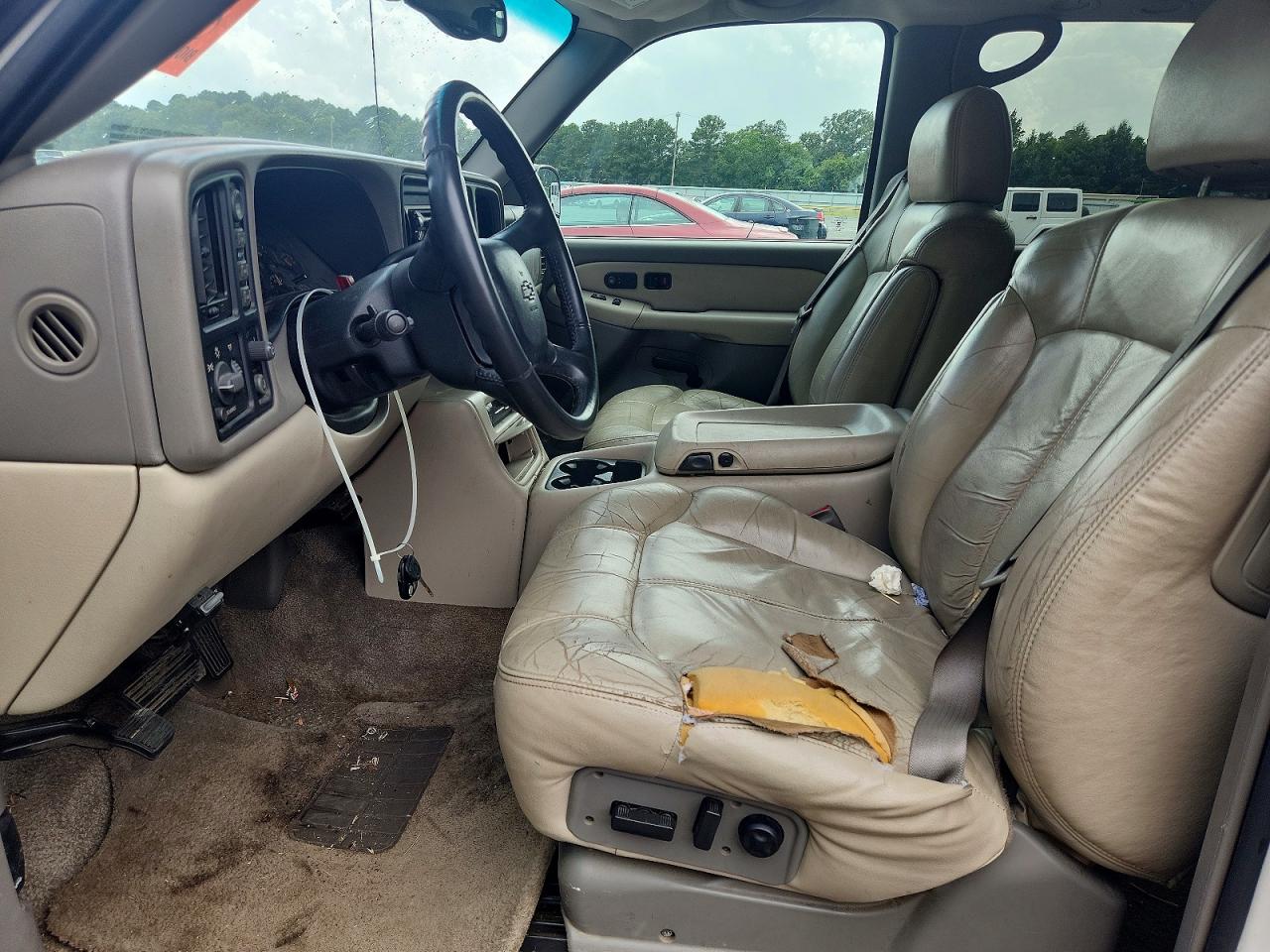 2001 Chevrolet Suburban K1500 White vin: 3GNFK16T61G228066