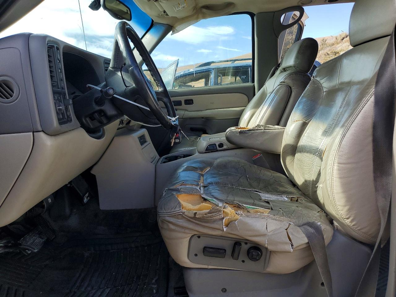 2002 Chevrolet Suburban K1500 Белый vin: 3GNFK16T62G350816