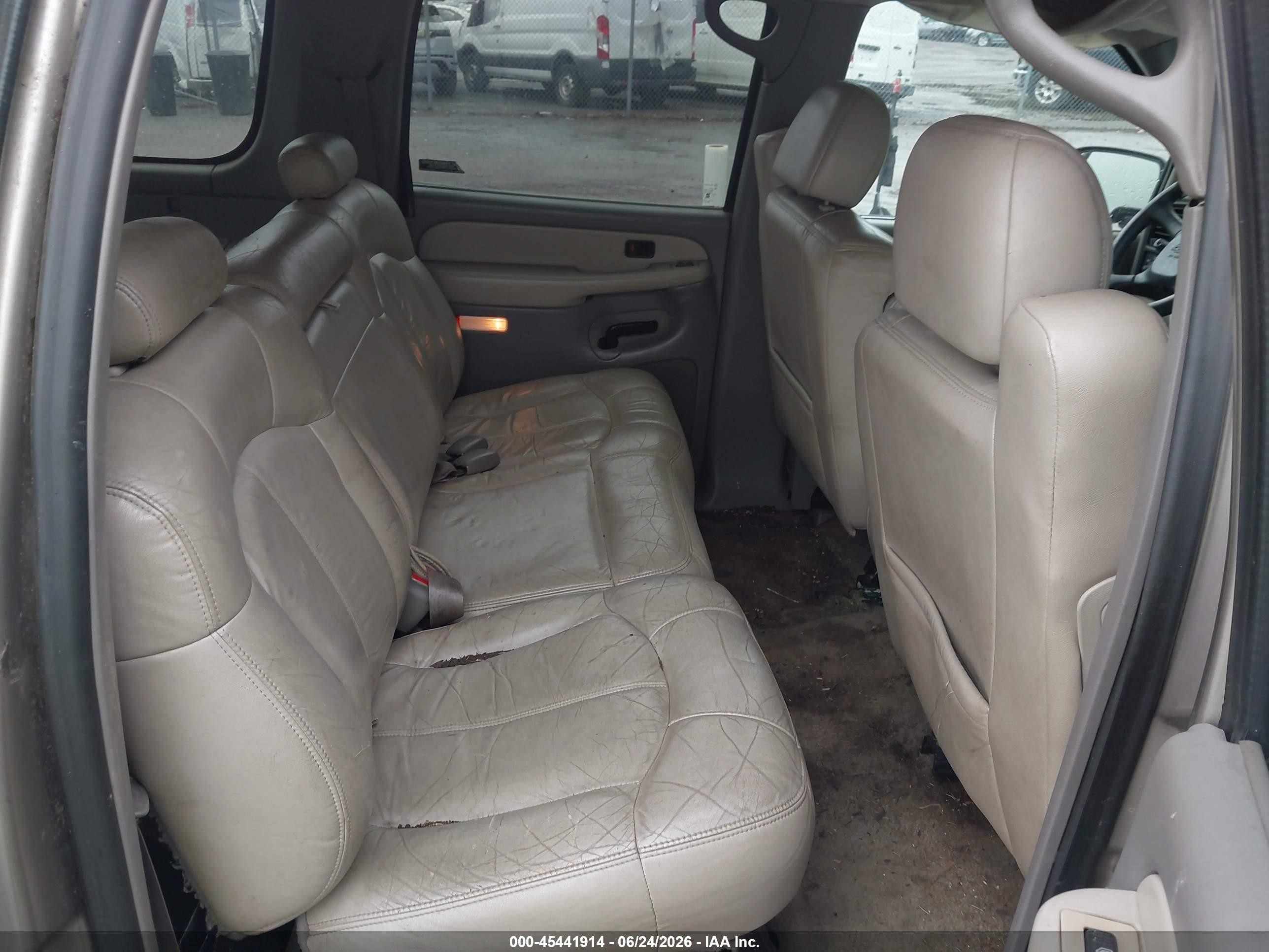 2000 Chevrolet Suburban 1500 Lt Бежевый vin: 3GNFK16T6YG193409