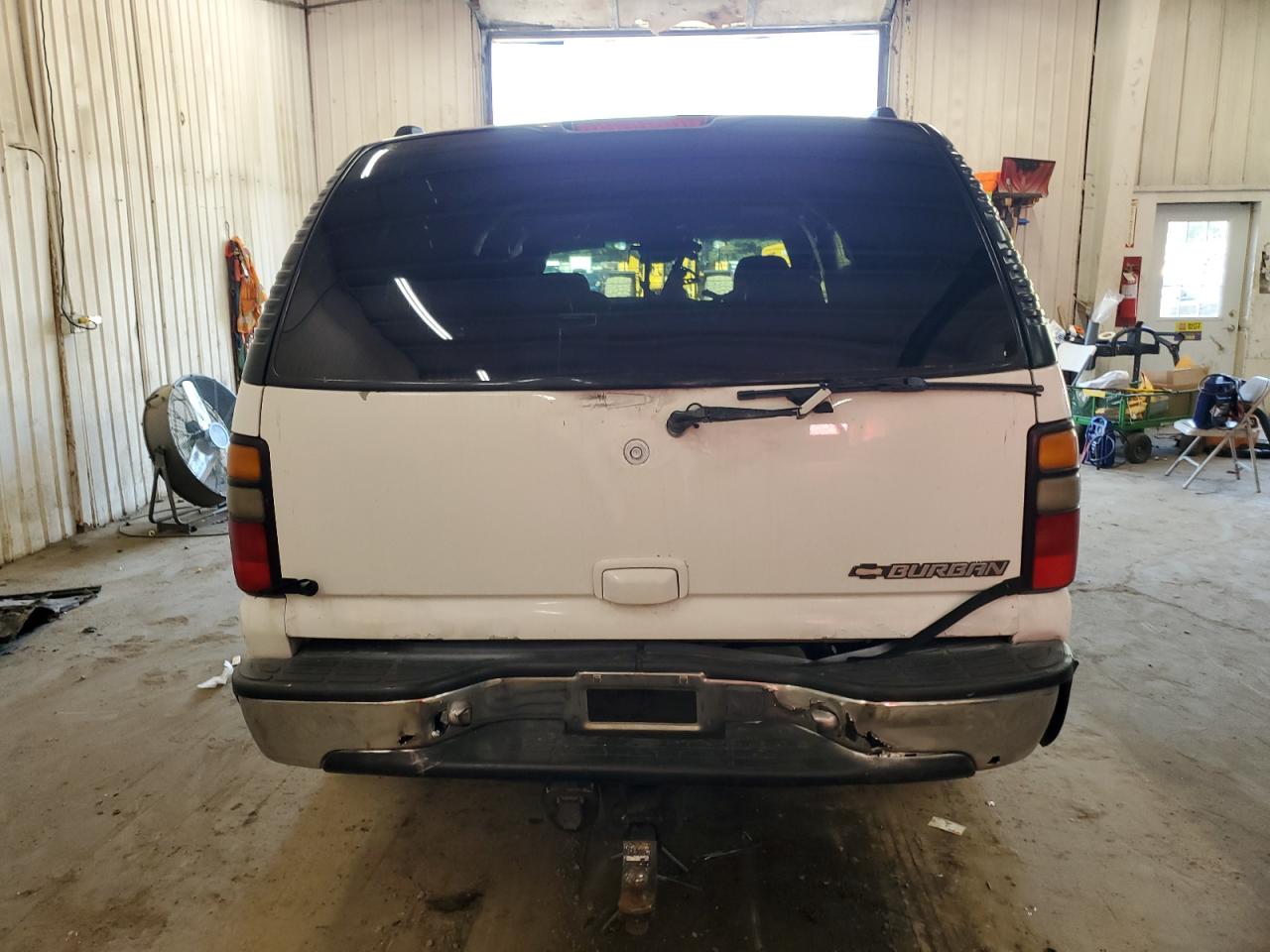 2000 Chevrolet Suburban K1500 White vin: 3GNFK16T6YG199033