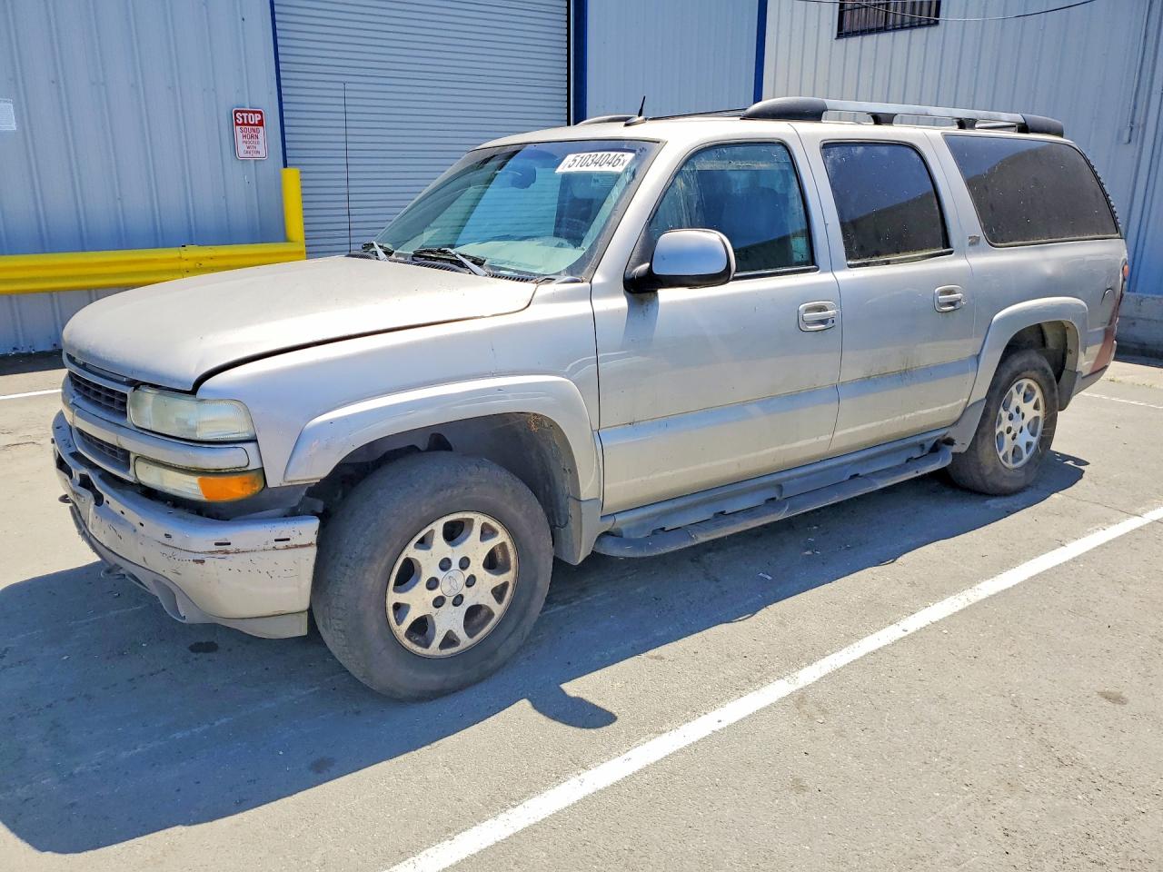 2004 Chev Suburban K1500 Beige vin: 3GNFK16T74G257368