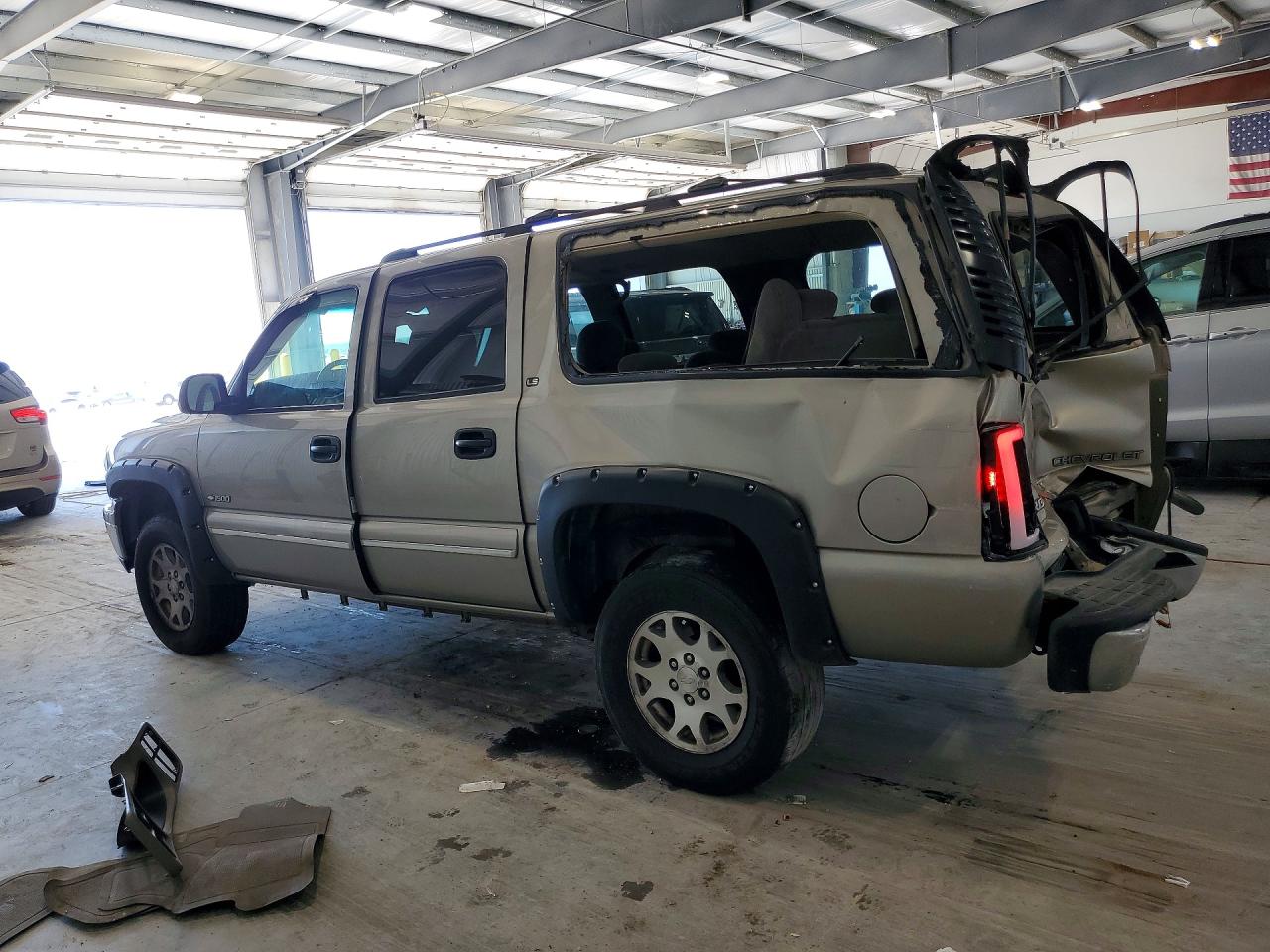 2000 Chevrolet Suburban K1500 Gray vin: 3GNFK16T7YG123563