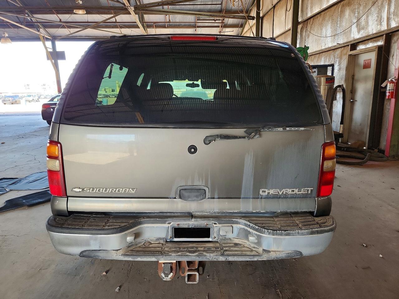 2001 Chevrolet Suburban K1500 Серый vin: 3GNFK16T81G196608