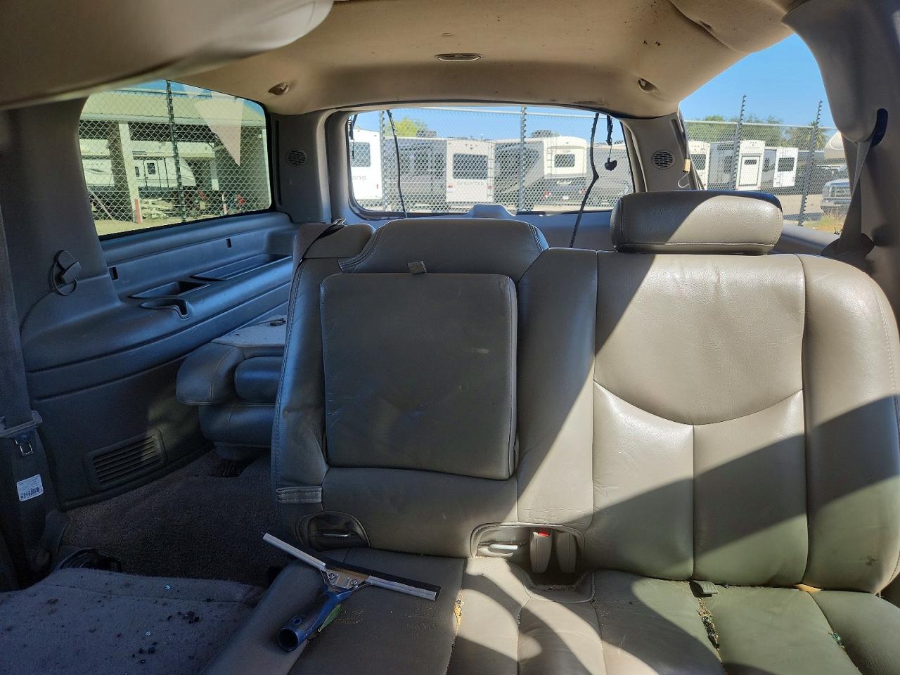 2003 Chevrolet Suburban K1500 Tan vin: 3GNFK16TX3G203559