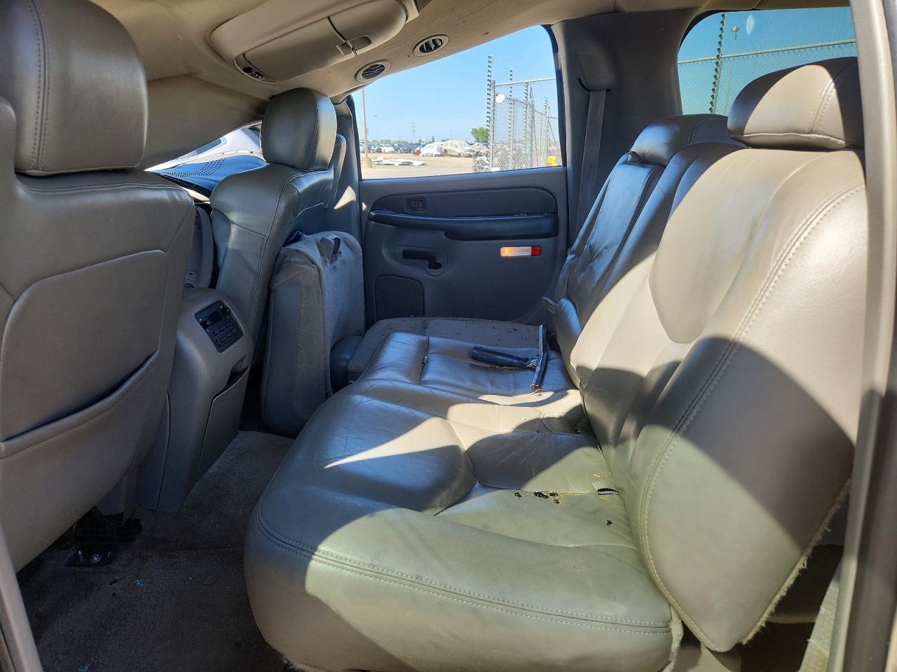 2003 Chevrolet Suburban K1500 Tan vin: 3GNFK16TX3G203559