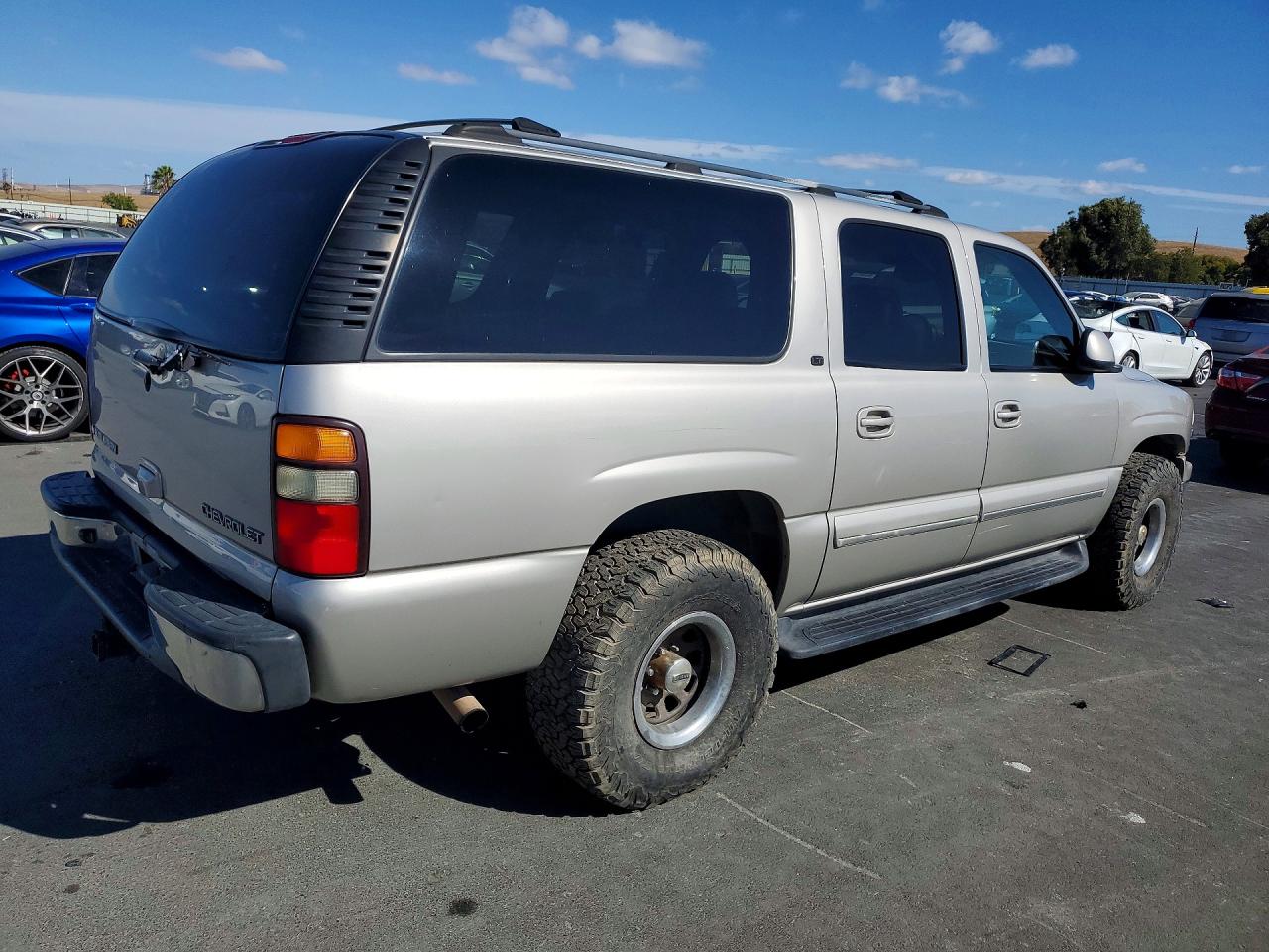 2004 Chevrolet Suburban K1500 Beige vin: 3GNFK16TX4G150265