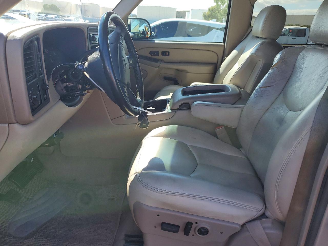 2004 Chevrolet Suburban K1500 Beige vin: 3GNFK16TX4G150265