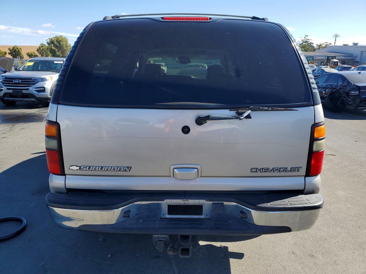 2004 Chevrolet Suburban K1500 Beige vin: 3GNFK16TX4G150265
