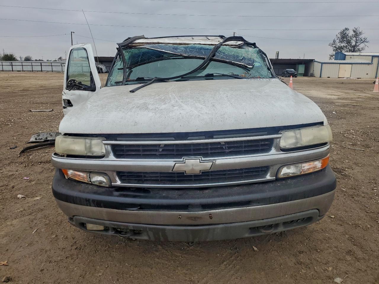 2000 Chevrolet Suburban K1500 White vin: 3GNFK16TXYG170988