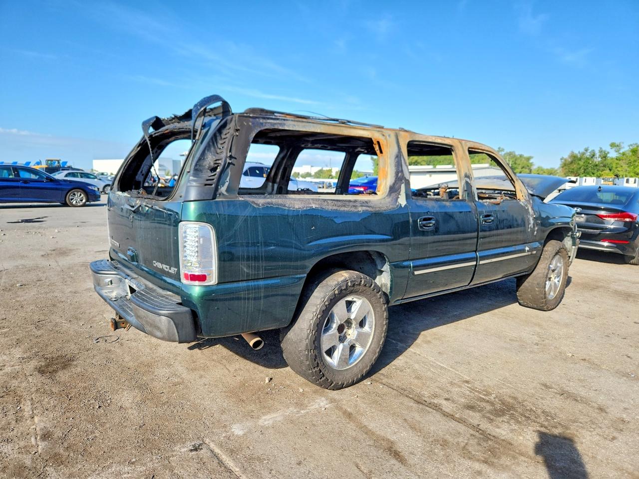 2003 Chevrolet Suburban K1500 Green vin: 3GNFK16Z03G111736