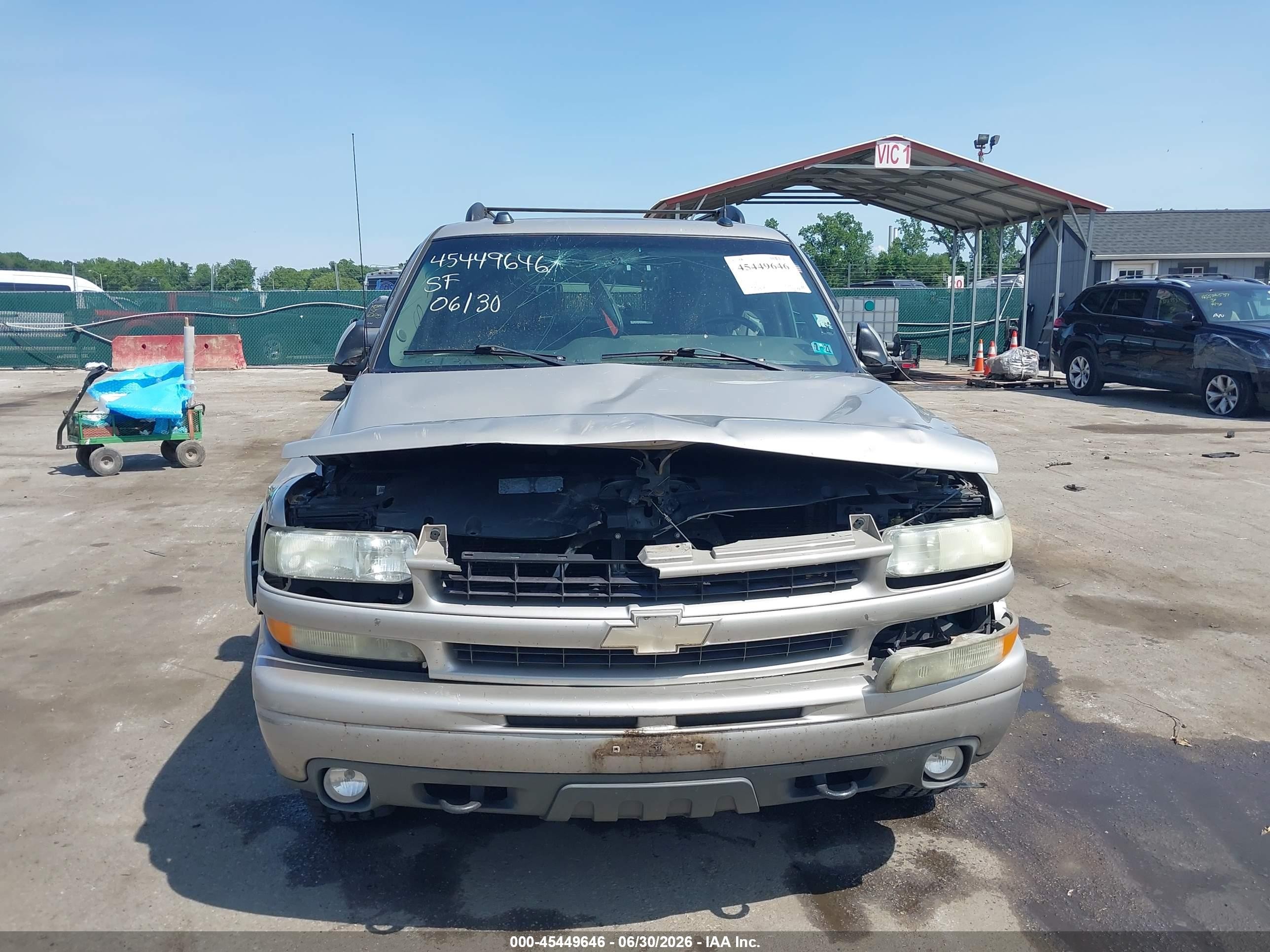 2005 Chevrolet Suburban 1500 Z71 Коричневый vin: 3GNFK16Z05G122724