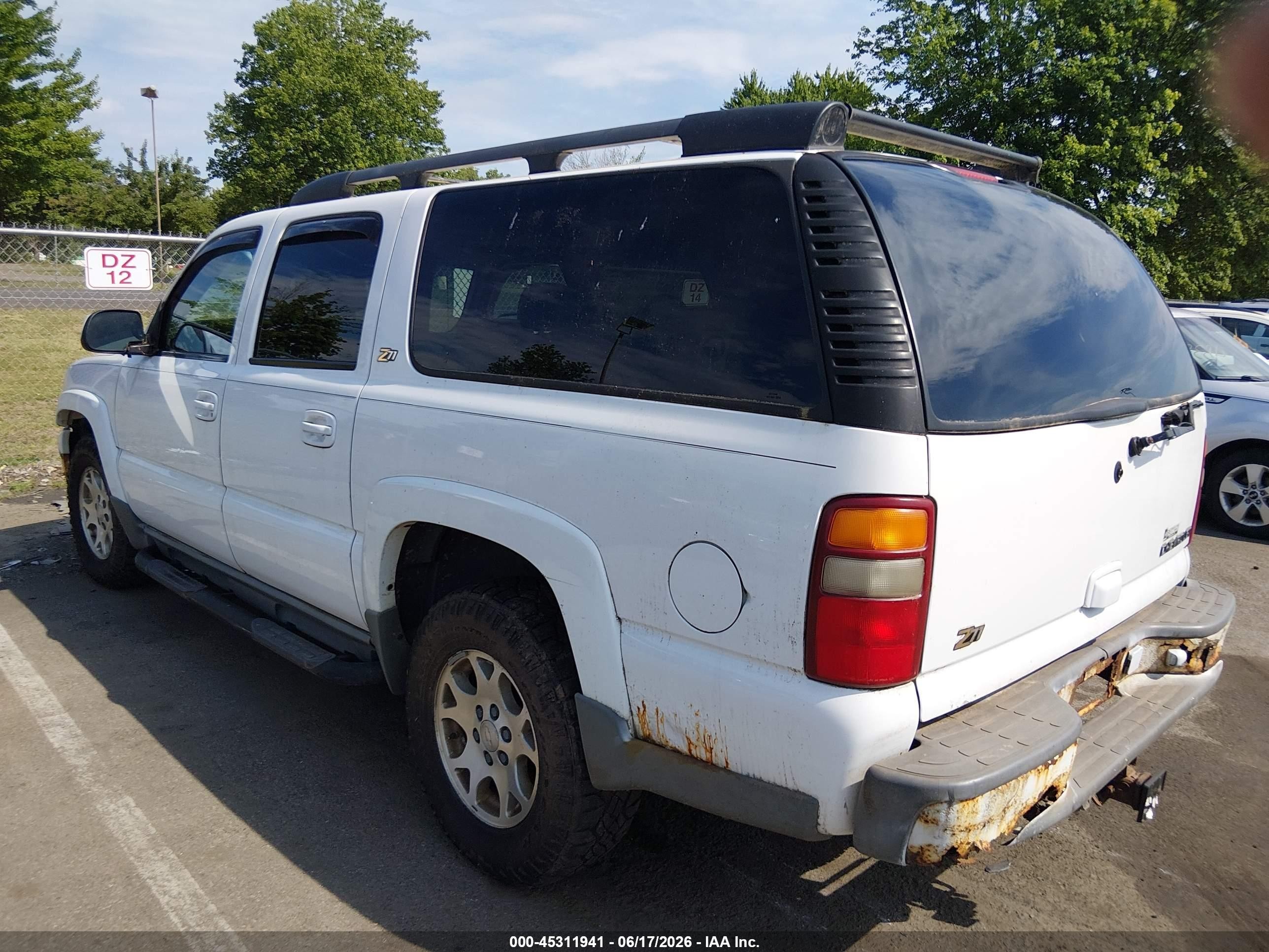 2003 Chevrolet Suburban 1500 Z71 White vin: 3GNFK16Z13G202000