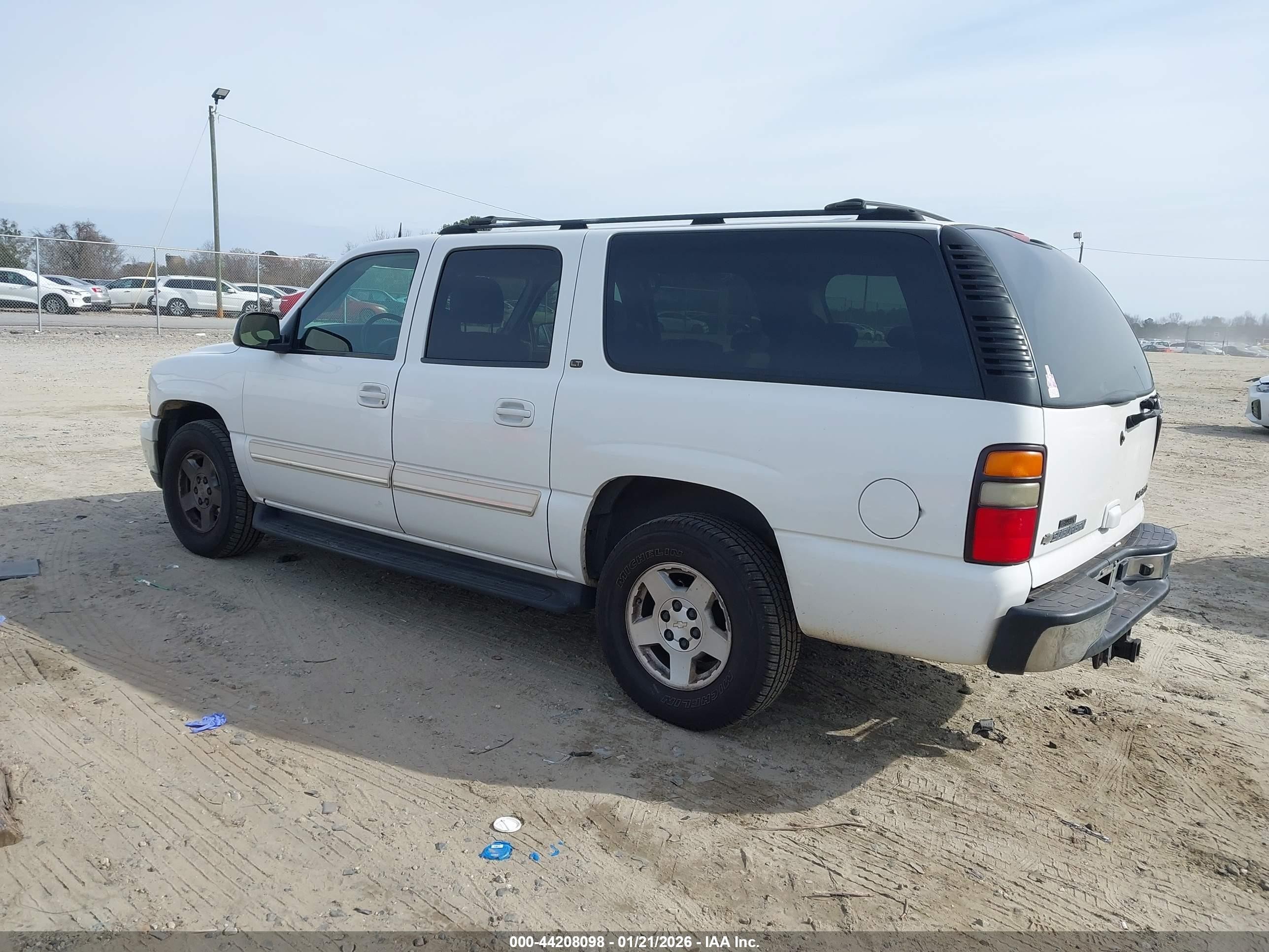 2004 Chevrolet Suburban 1500 Lt Белый vin: 3GNFK16Z14G212852