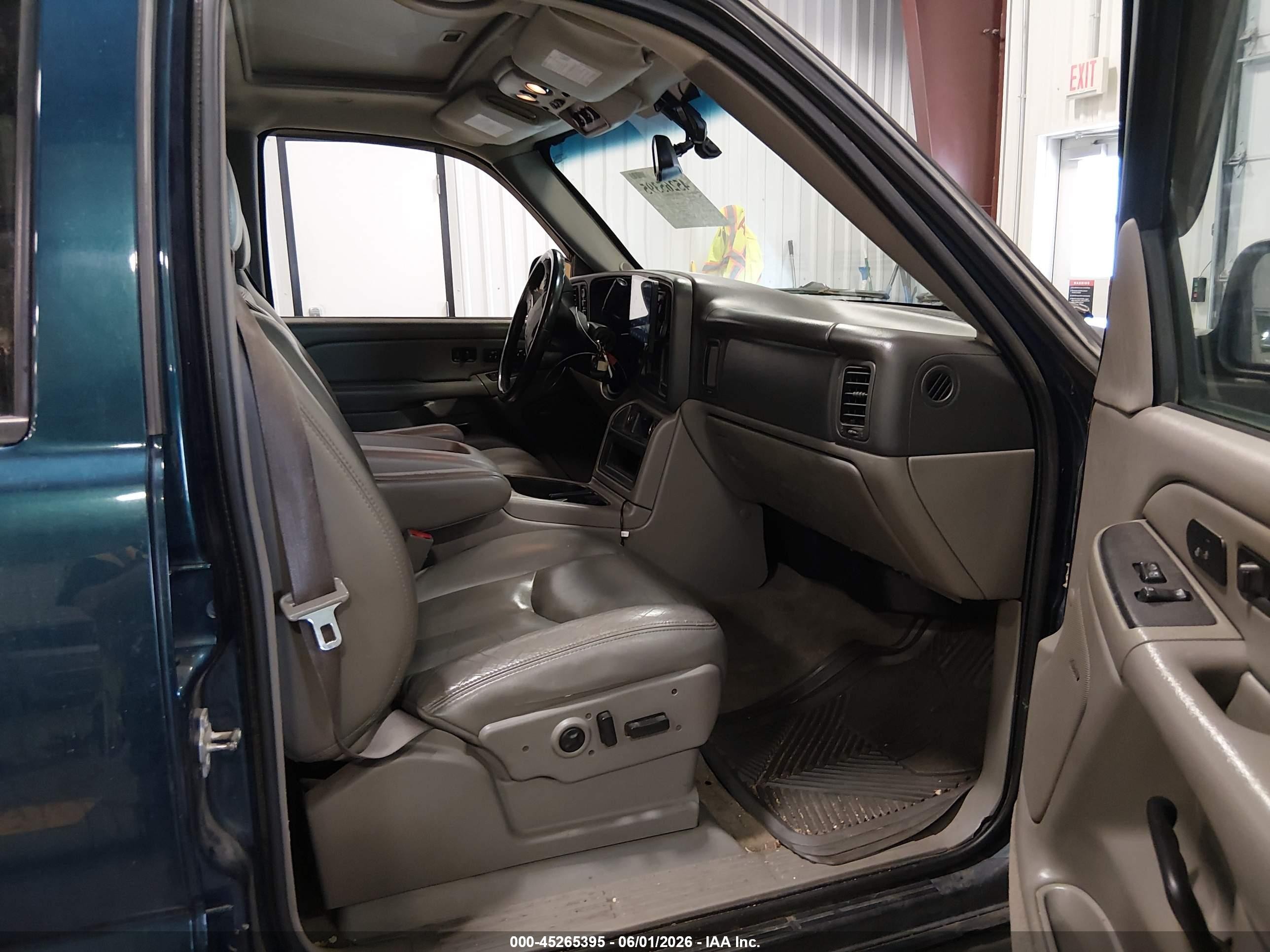 2005 Chevrolet Suburban 1500 Z71 Blue vin: 3GNFK16Z15G230592