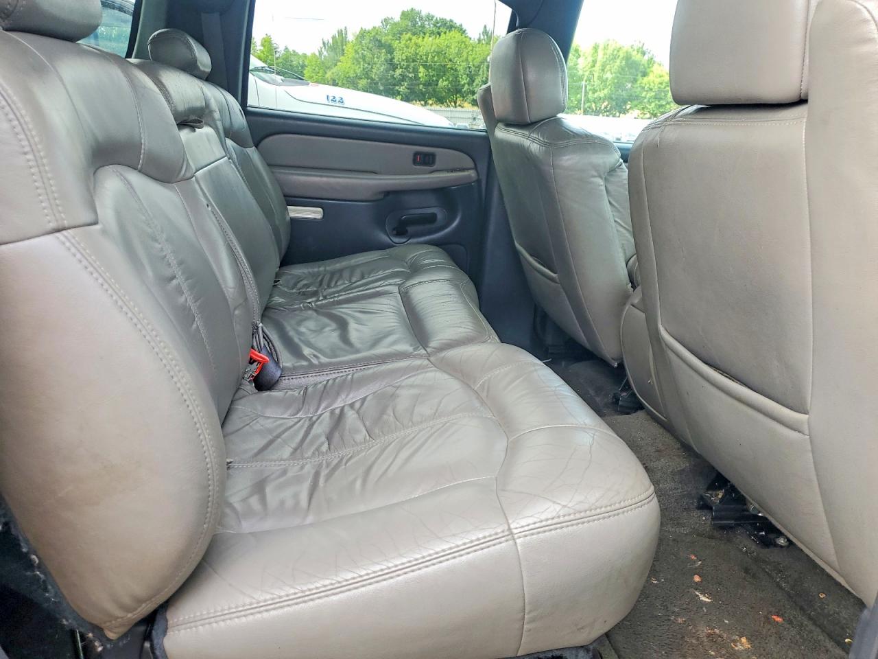 2002 Chevrolet Suburban K1500 Black vin: 3GNFK16Z22G299044