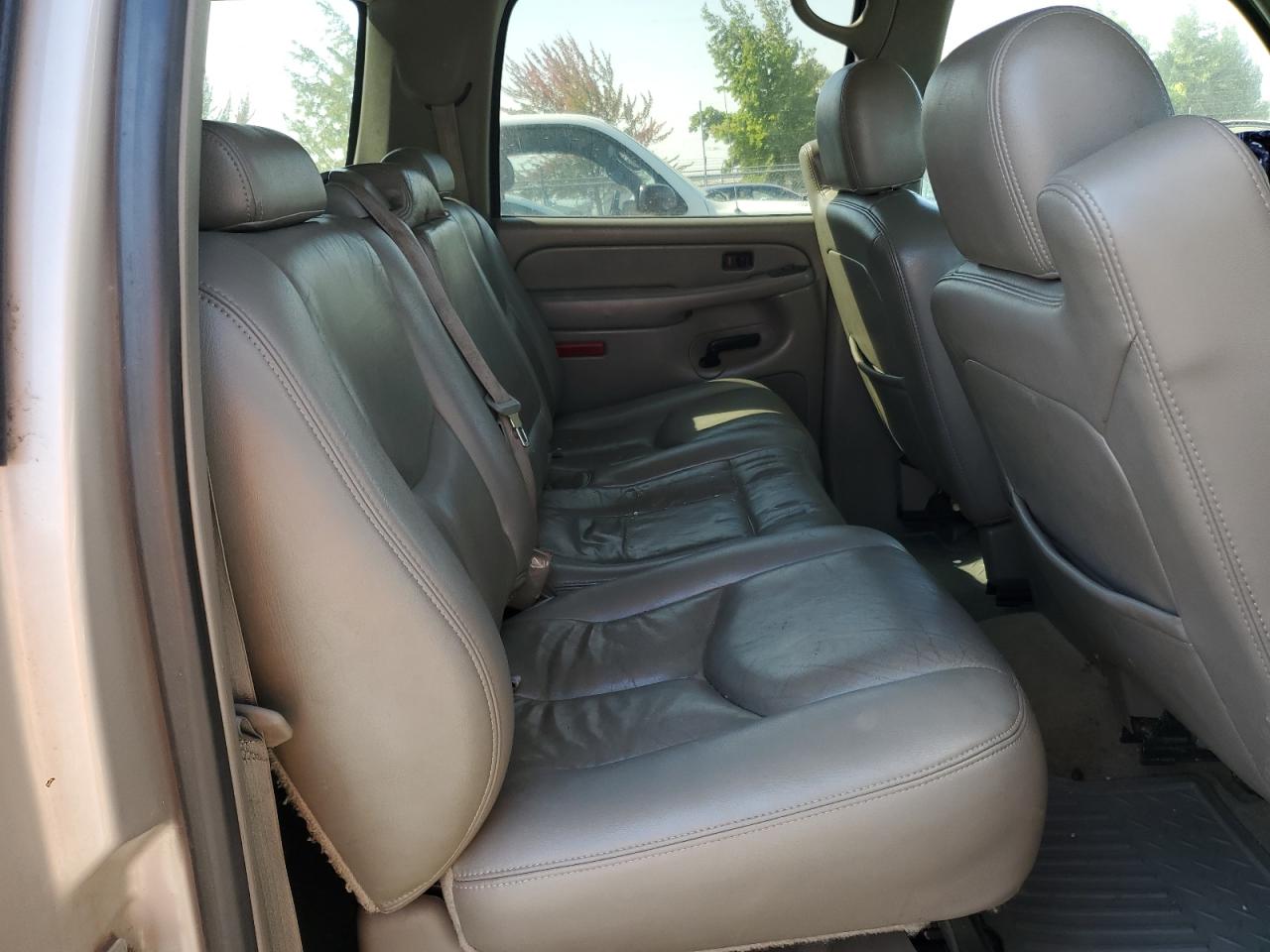 2005 Chevrolet Suburban K1500 Кремовый vin: 3GNFK16Z25G283303
